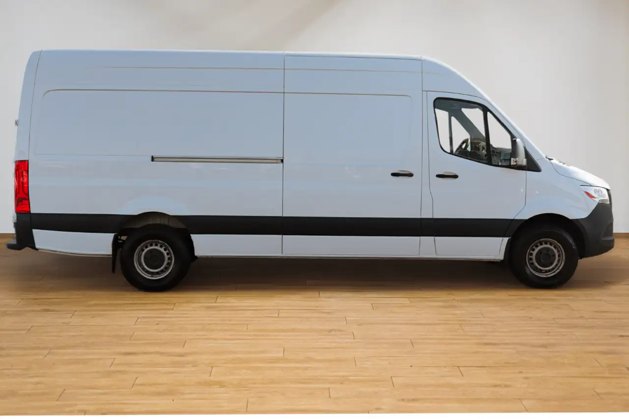Mercedes-Benz Sprinter снимка Mercedes-Benz Sprinter
