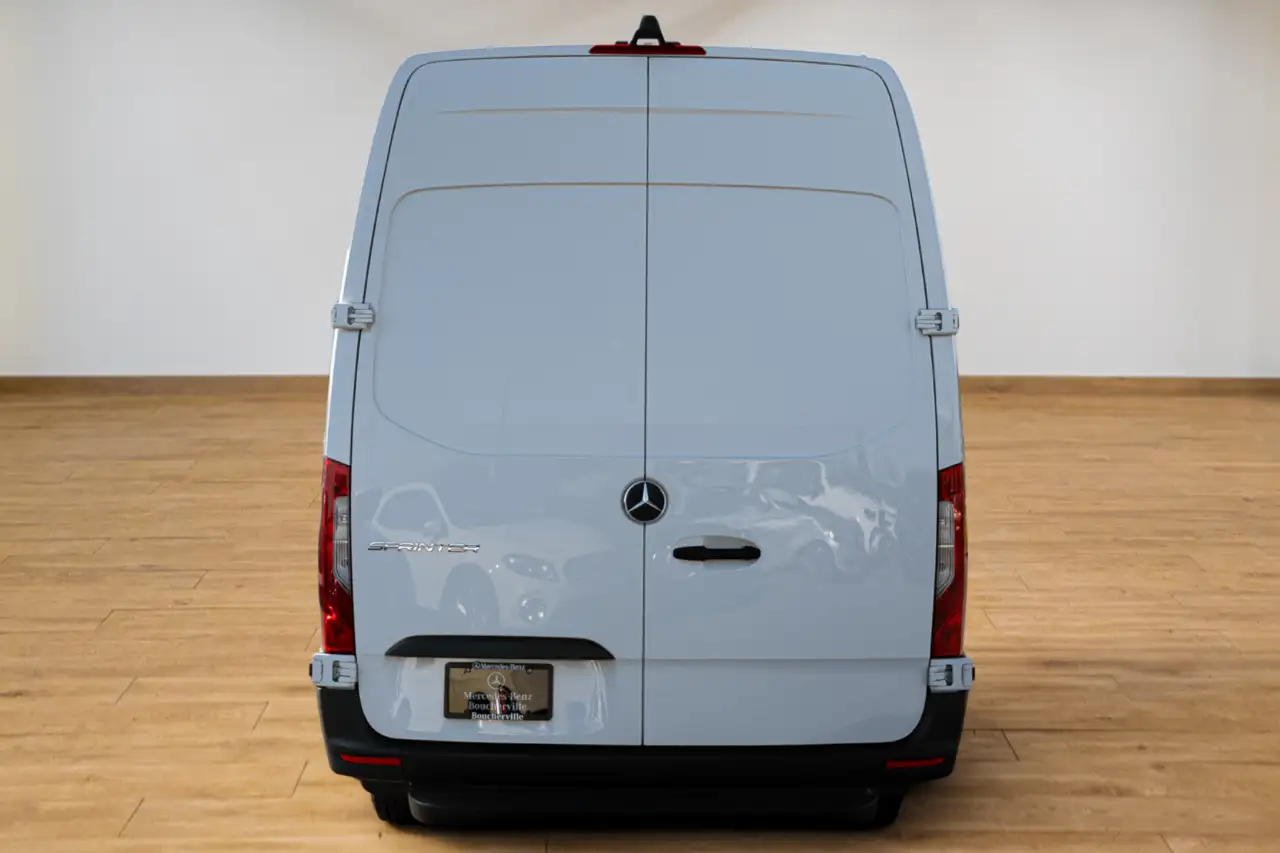 Mercedes-Benz Sprinter снимка Mercedes-Benz Sprinter