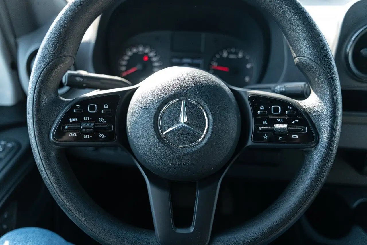 Mercedes-Benz Sprinter снимка Mercedes-Benz Sprinter