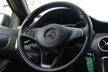 Annonce voiture d'occasion Mercedes-Benz GLA 200 - CARADIZE