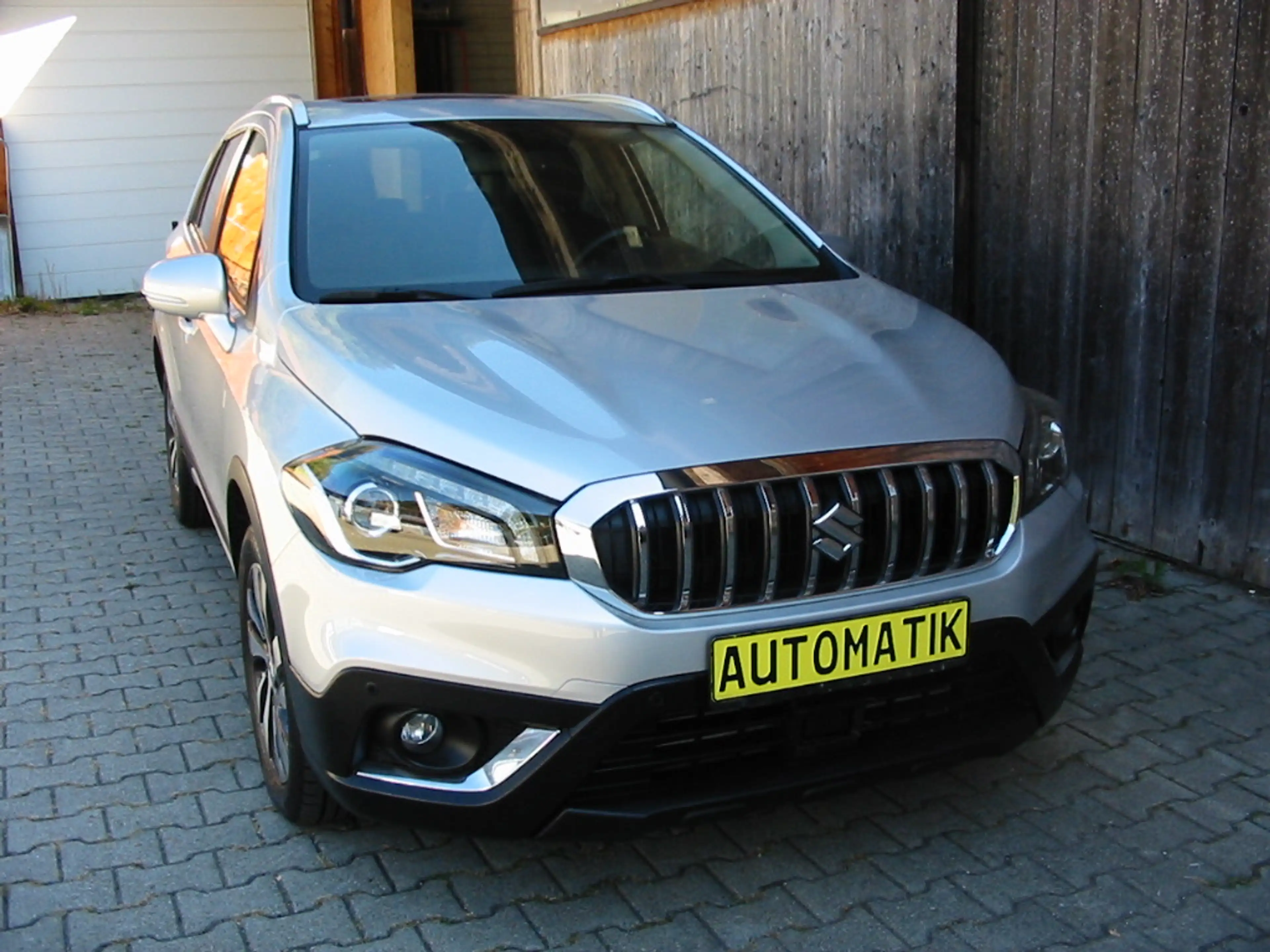 Suzuki SX4 S-Cross SX4 S-Cross Allrad Automatik Hybrid Vollausstattung AHK 8 Räder sehr gepflegt — photo 25