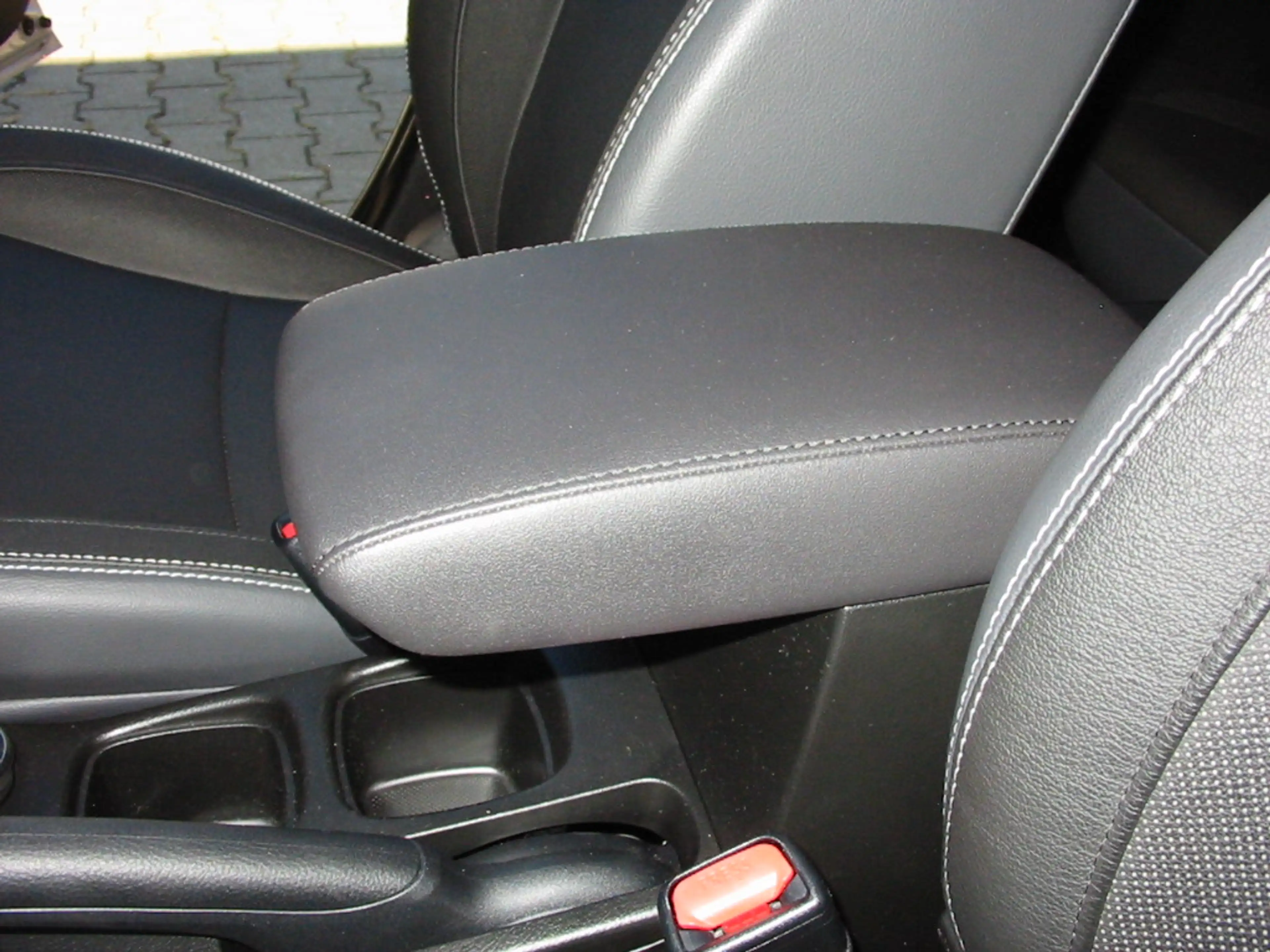Suzuki SX4 S-Cross SX4 S-Cross Allrad Automatik Hybrid Vollausstattung AHK 8 Räder sehr gepflegt — photo 20