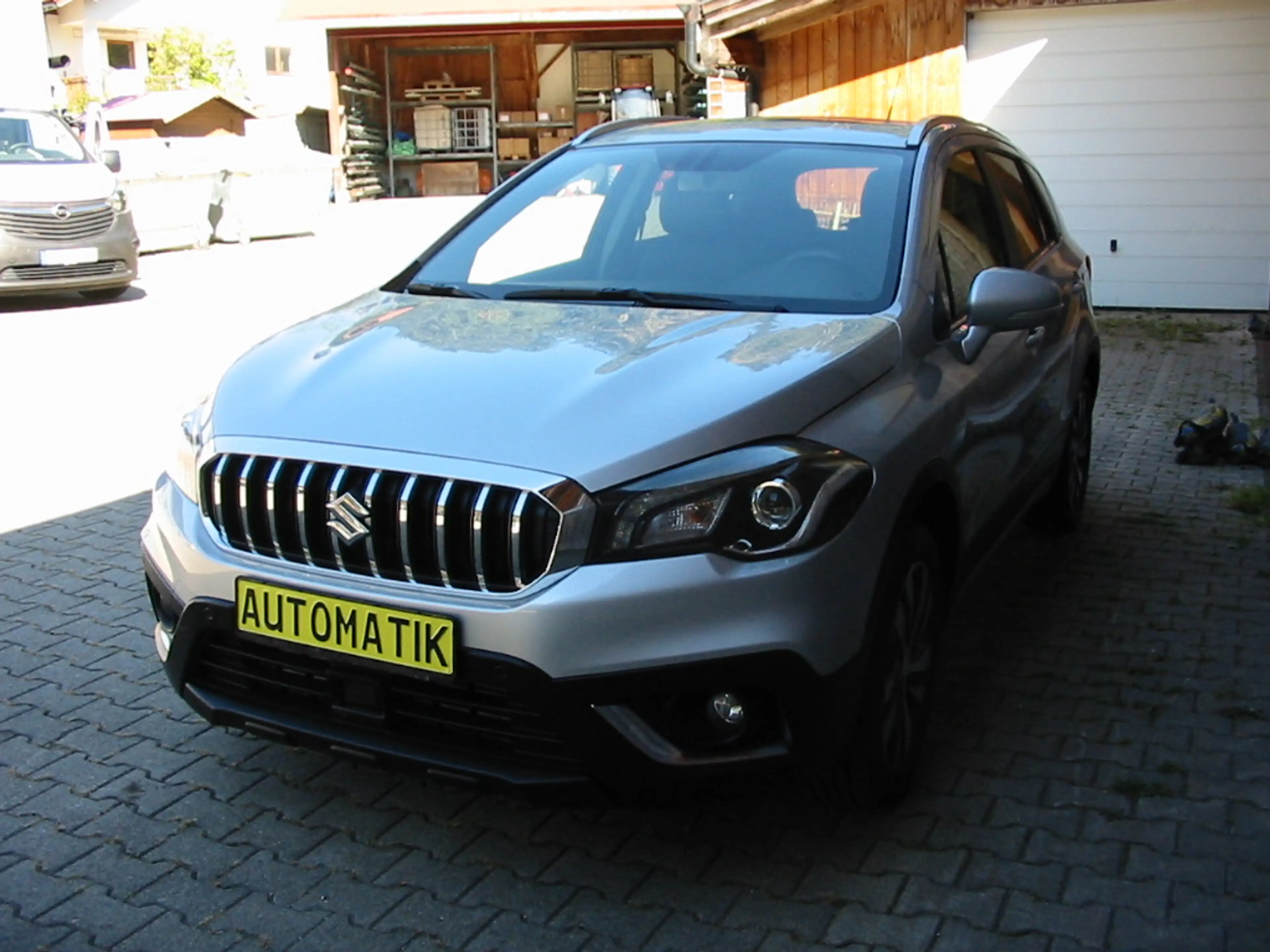 Suzuki SX4 S-Cross SX4 S-Cross Allrad Automatik Hybrid Vollausstattung AHK 8 Räder sehr gepflegt — photo 29