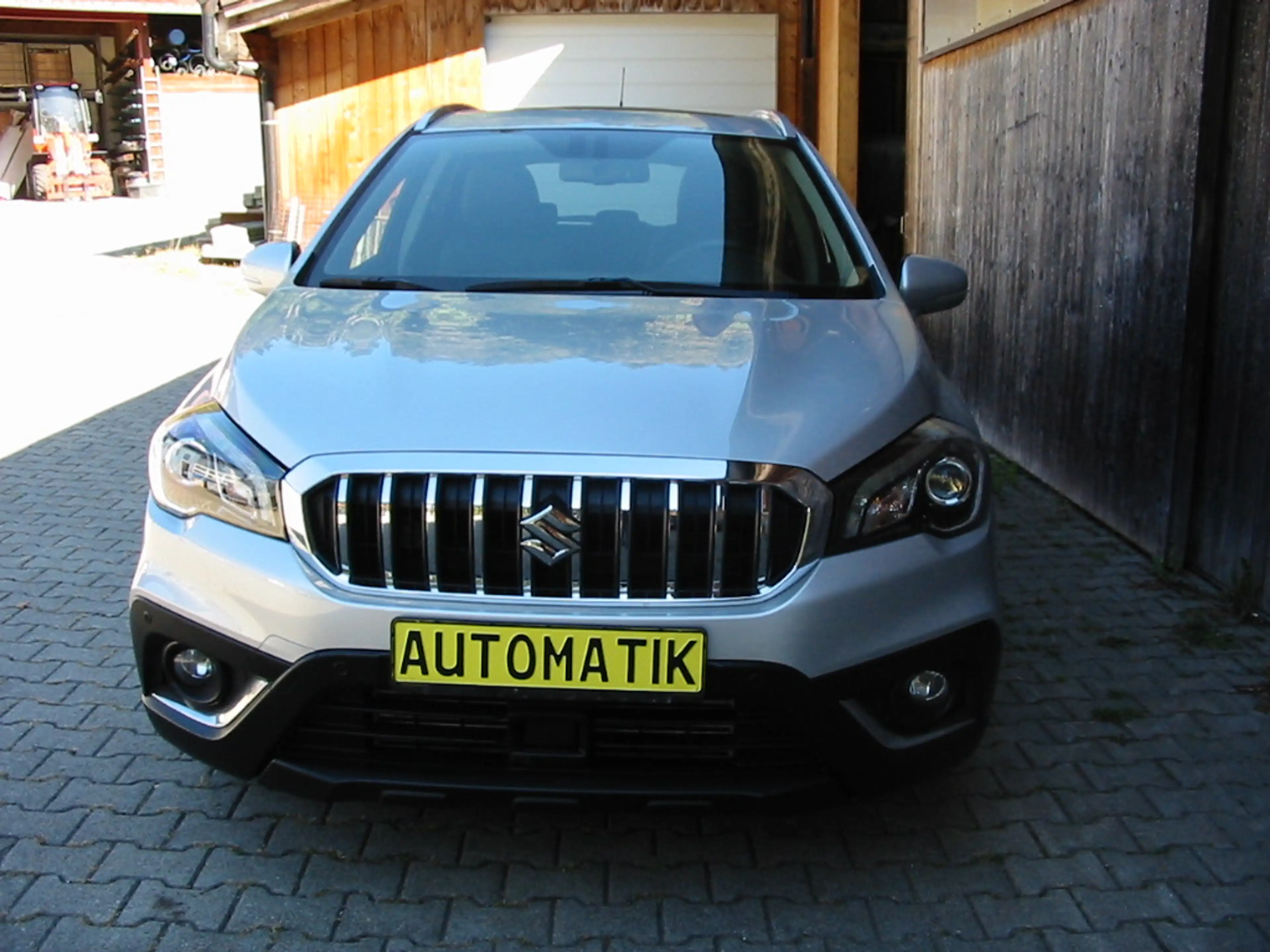 Suzuki SX4 S-Cross SX4 S-Cross Allrad Automatik Hybrid Vollausstattung AHK 8 Räder sehr gepflegt — photo 30
