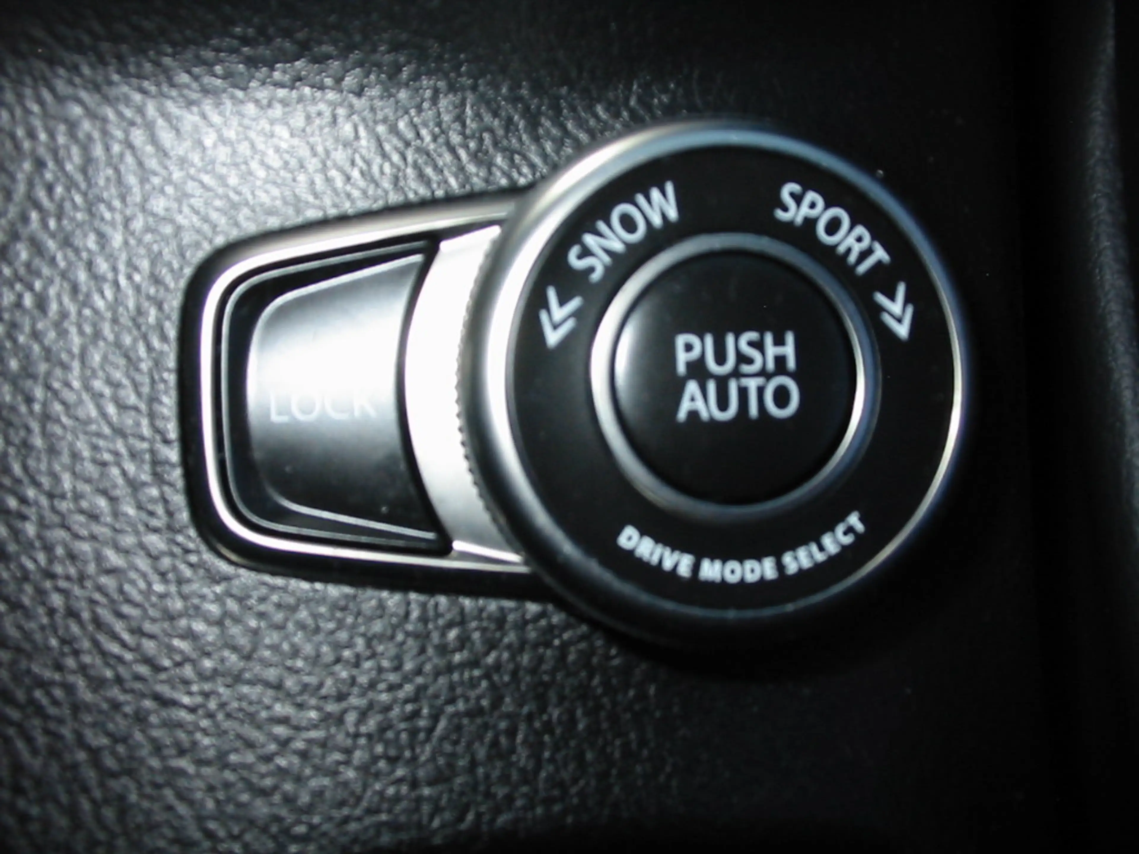 Suzuki SX4 S-Cross SX4 S-Cross Allrad Automatik Hybrid Vollausstattung AHK 8 Räder sehr gepflegt — photo 14