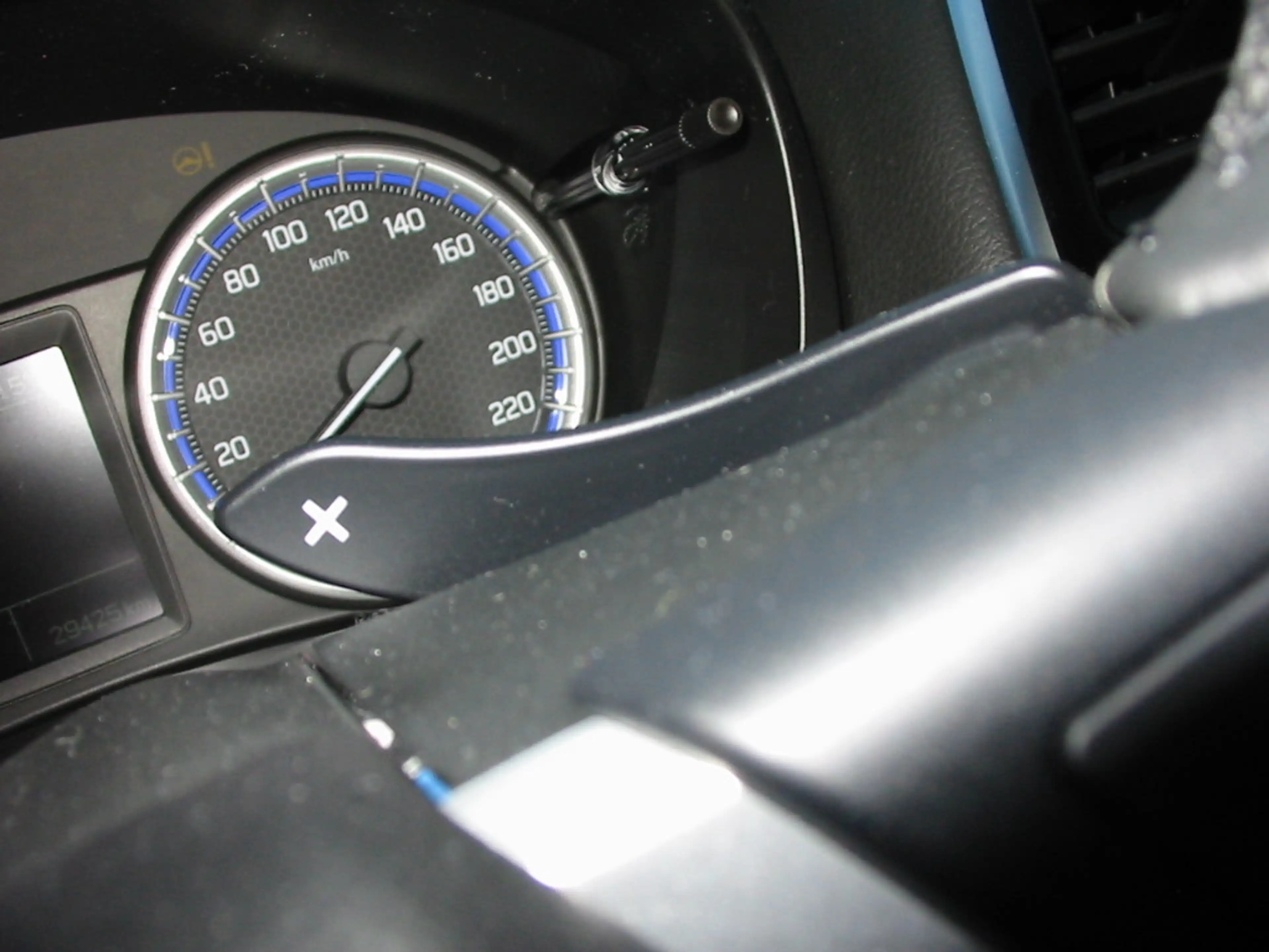 Suzuki SX4 S-Cross SX4 S-Cross Allrad Automatik Hybrid Vollausstattung AHK 8 Räder sehr gepflegt — photo 15