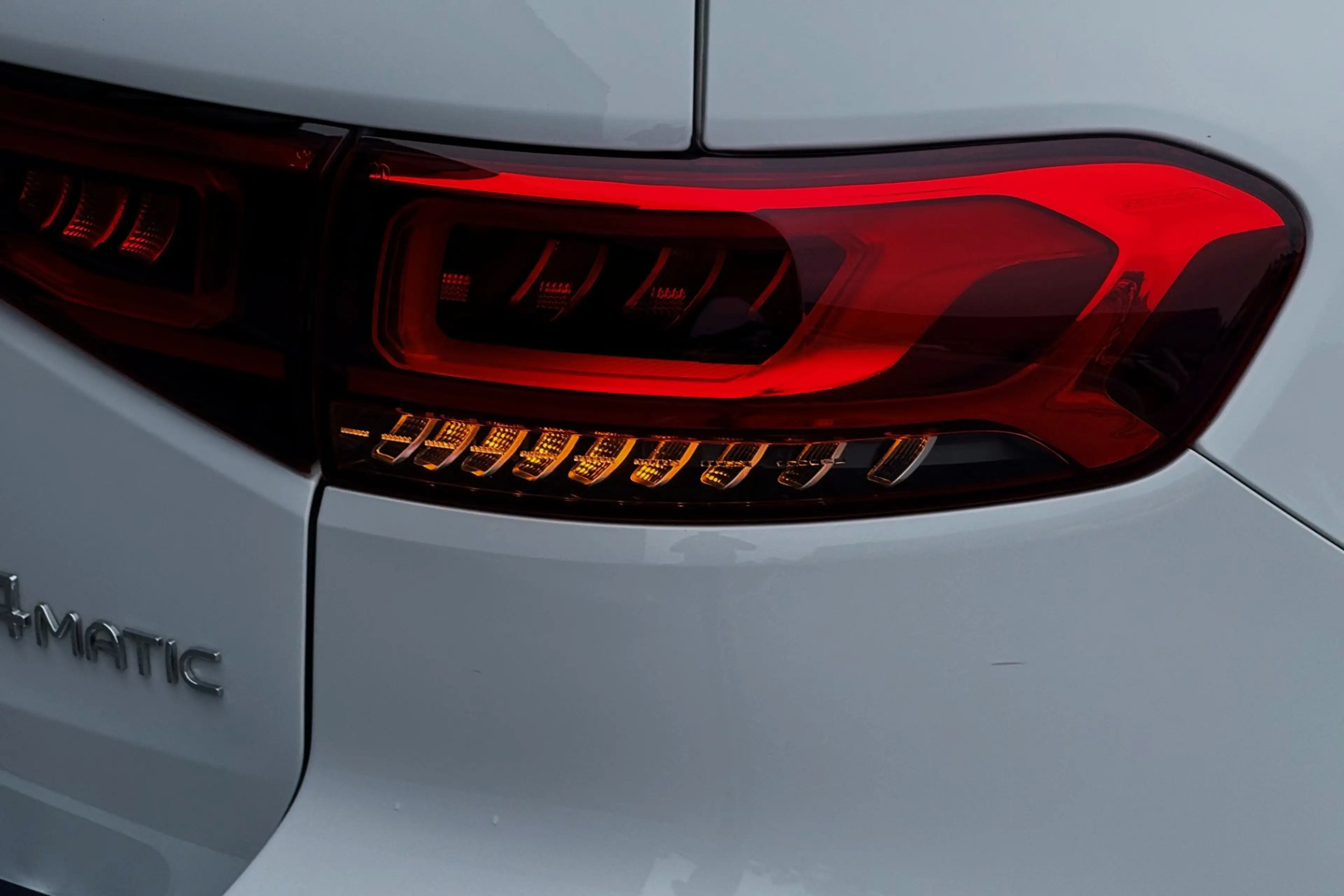 Mercedes-Benz EQB 300 4MATIC Luxury Line 67 kWh PANO BURMESTER SFEER 306 — photo 45