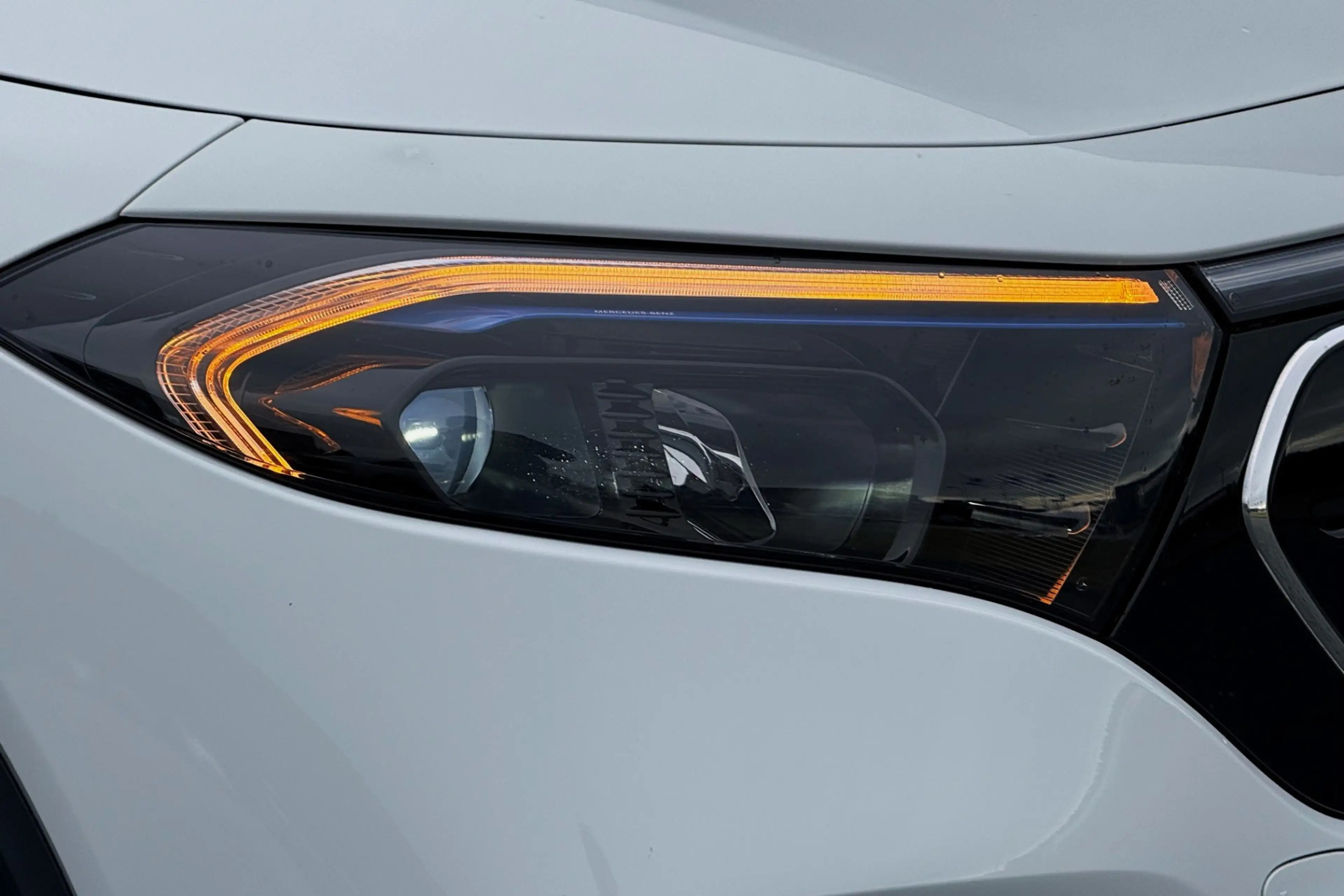 Mercedes-Benz EQB 300 4MATIC Luxury Line 67 kWh PANO BURMESTER SFEER 306 — photo 46
