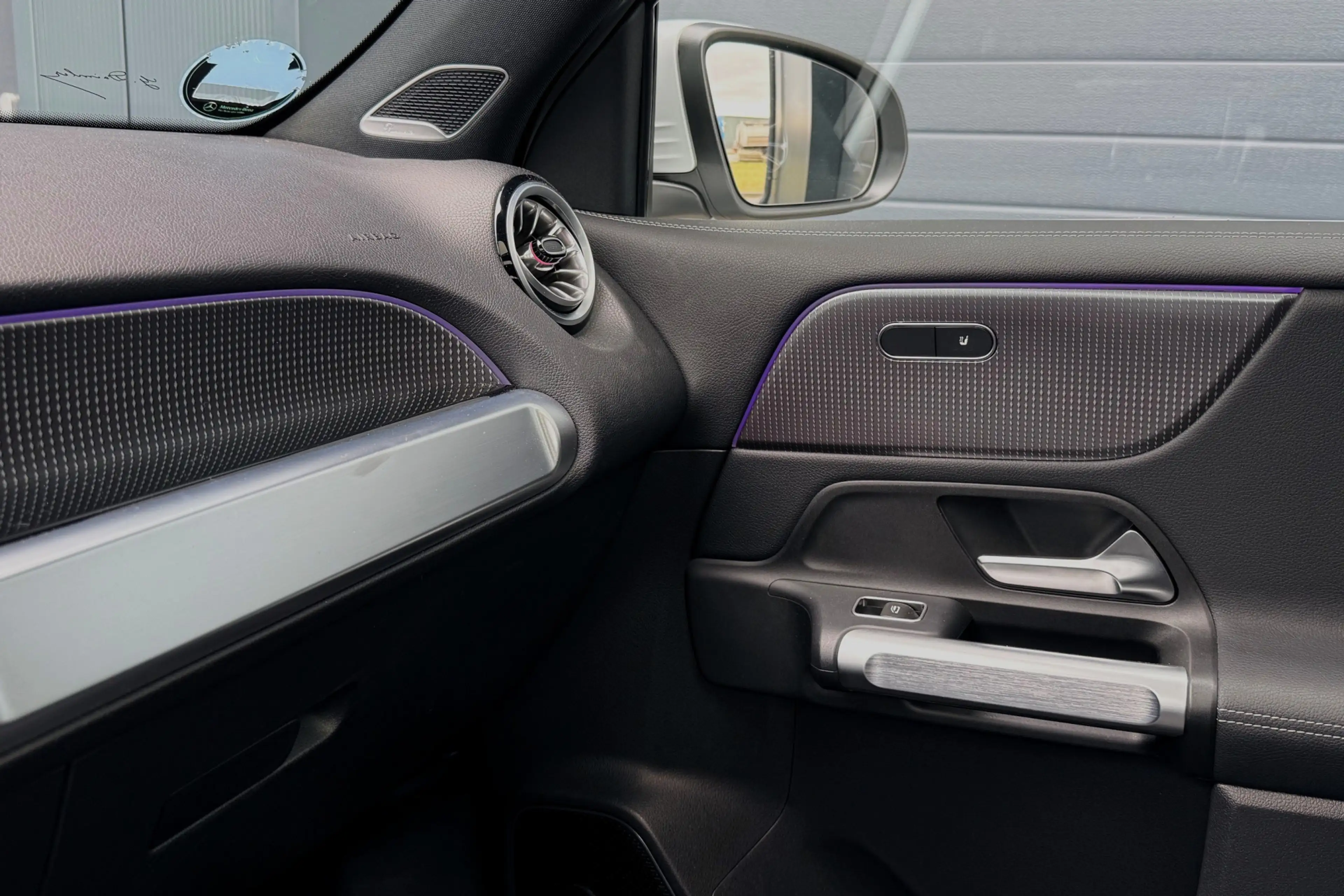 Mercedes-Benz EQB 300 4MATIC Luxury Line 67 kWh PANO BURMESTER SFEER 306 — photo 21