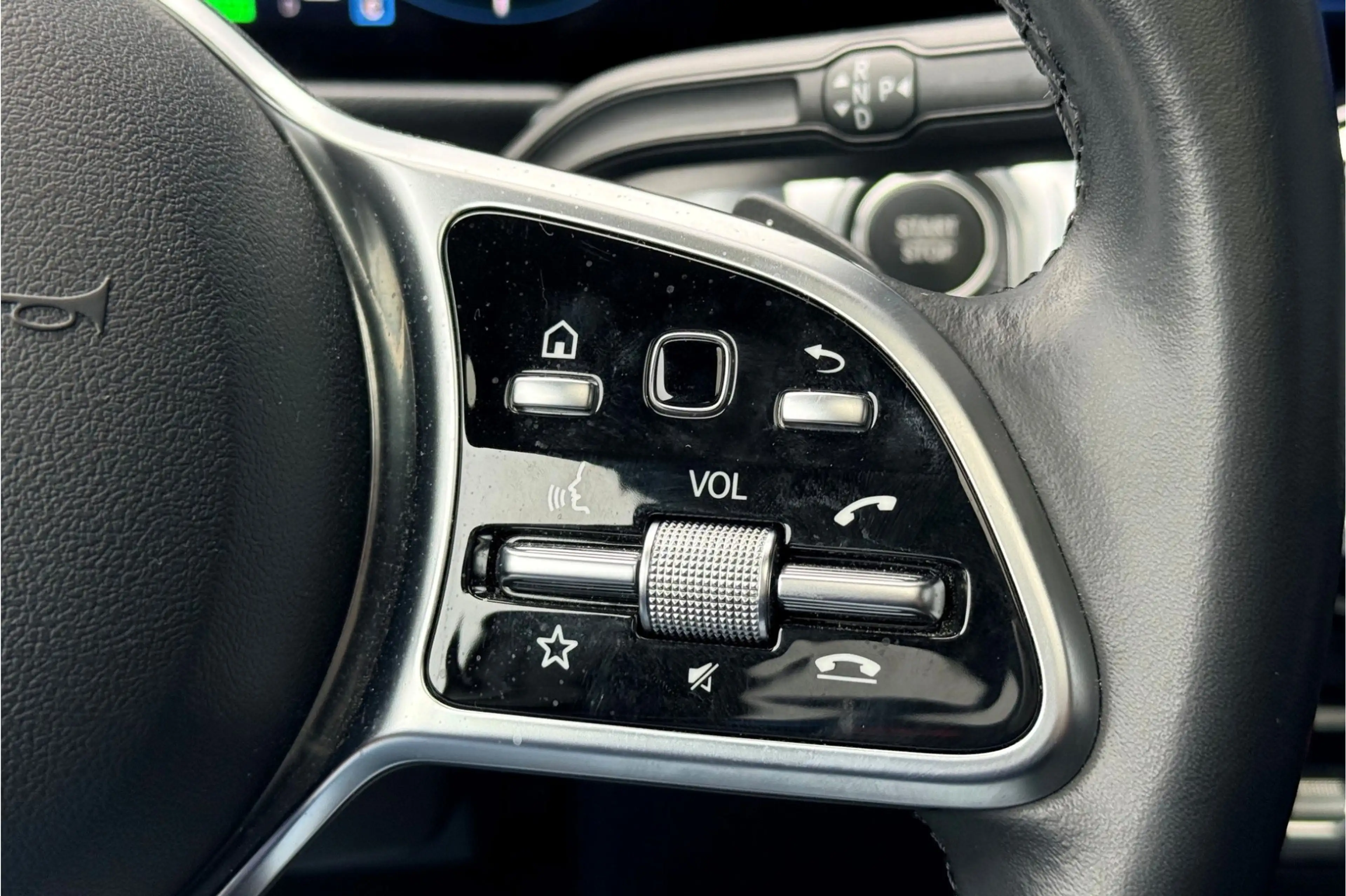 Mercedes-Benz EQB 300 4MATIC Luxury Line 67 kWh PANO BURMESTER SFEER 306 — photo 11
