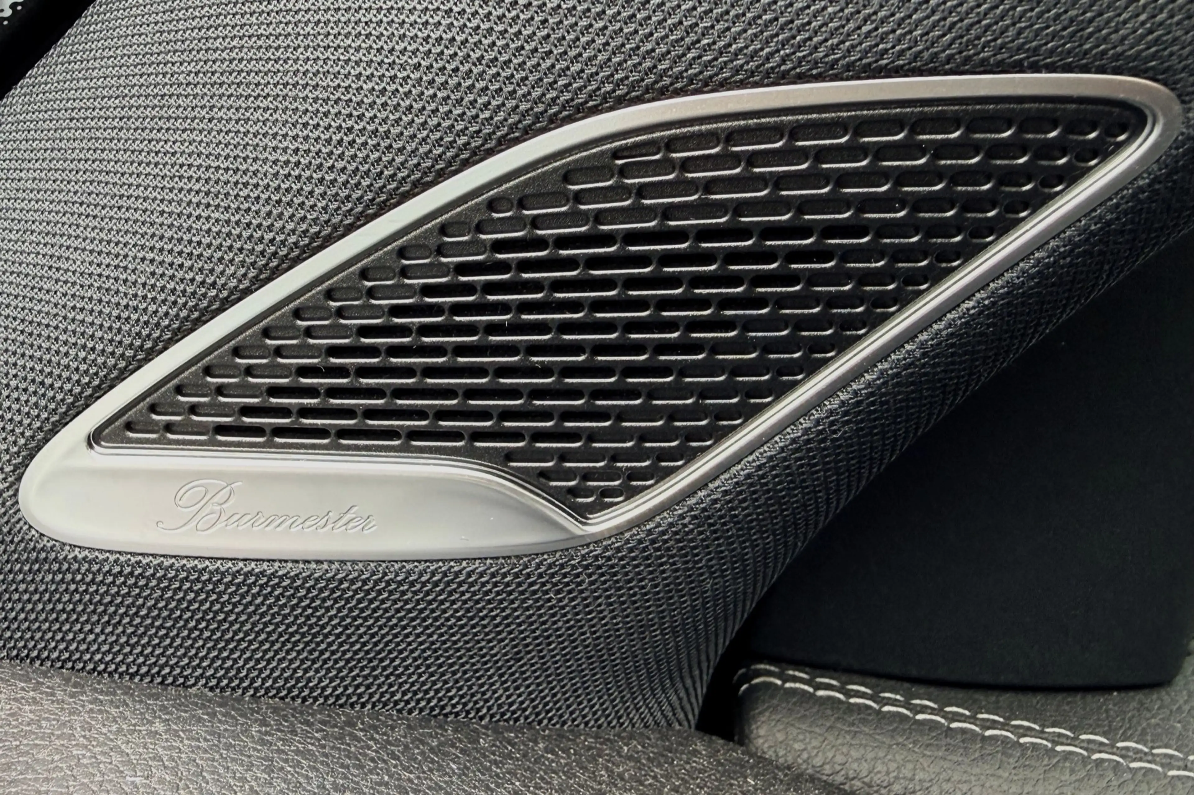 Mercedes-Benz EQB 300 4MATIC Luxury Line 67 kWh PANO BURMESTER SFEER 306 — photo 23