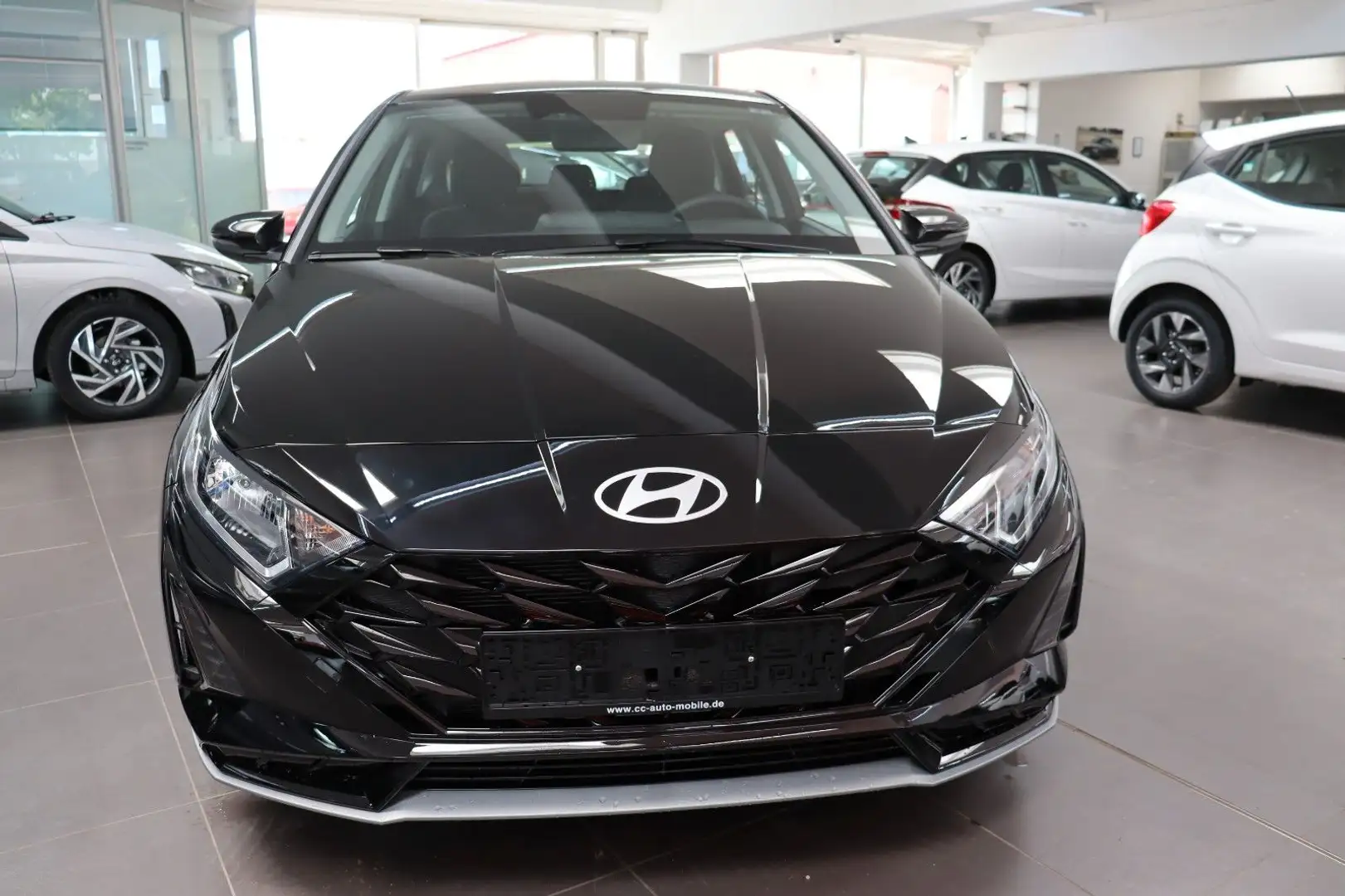 Hyundai i20 1.0 T-GDI Navi R.Cam Alu Virt. Tempo SOFORT Schwarz - 2