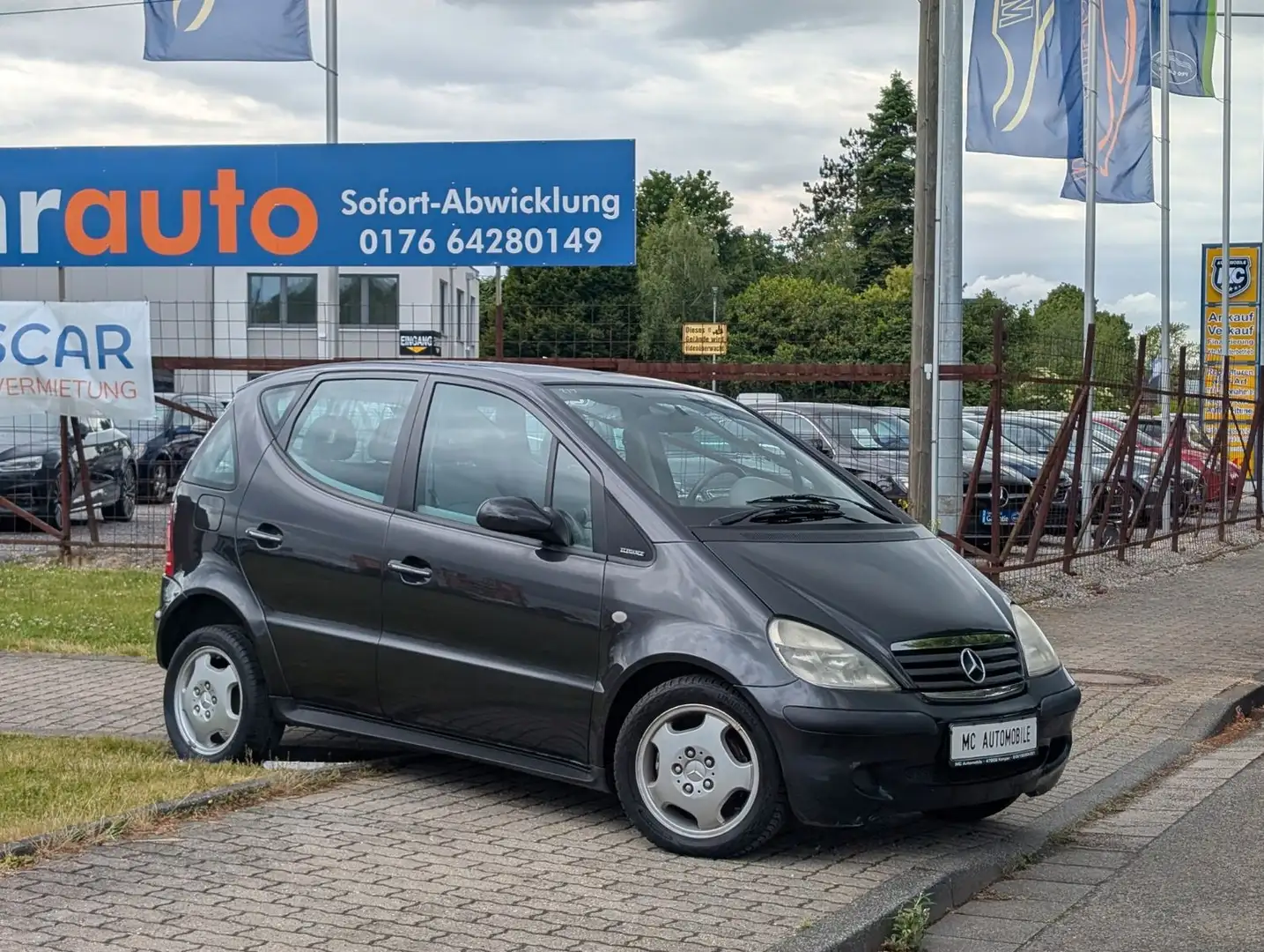 Mercedes-Benz A 160 ELEGANCE*KLIMA*ZV-FUNK*AUTOMATIK !! Negru - 2