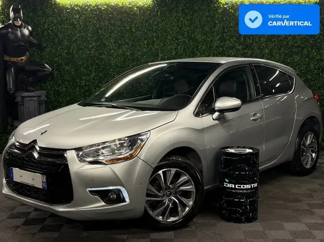 Citroen DS4 CHIC 1.6 E HDI 112 Cv BOITE AUTOMATIQUE ECRAN GPS 88 800 Kms 5 PORTES- GARANTIE 1 AN