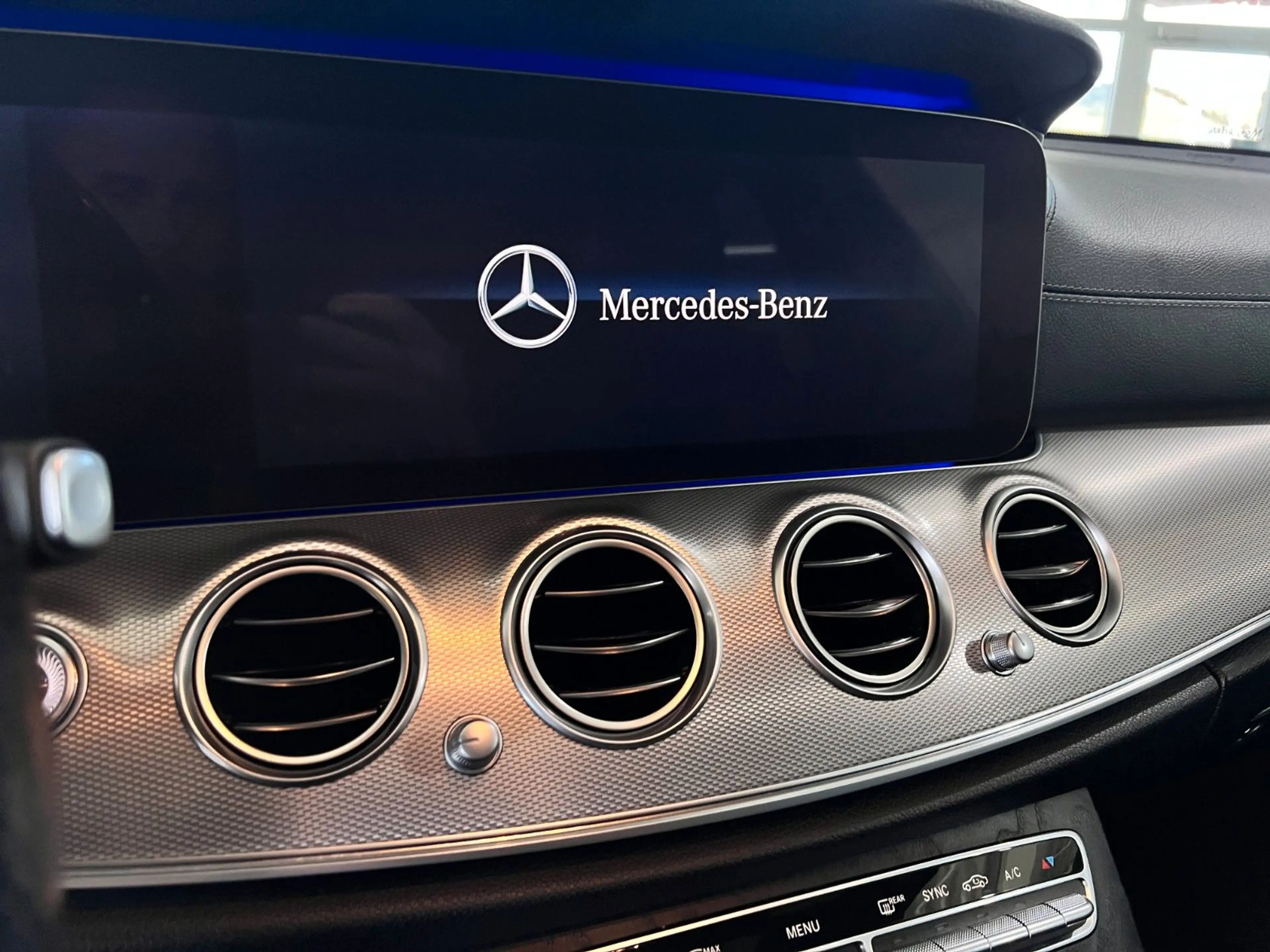 Mercedes-Benz E 300 d T AMG | NIGHT | GSD | WIDE | KAMERA — photo 13