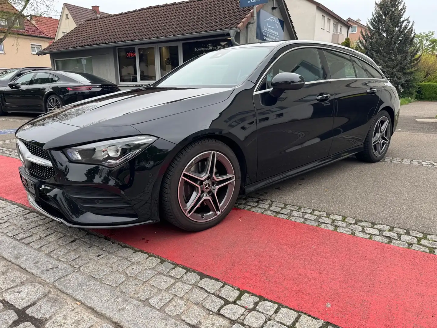 Mercedes-Benz CLA 200 SBrake AMG Line/Pano./LED/ACC/MBUX Schwarz - 1