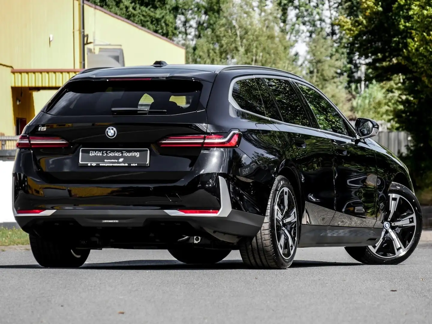 BMW i5 eDrive40 HUD ACC RFK NAVI LED PDC V+H DAB LM Negro - 2
