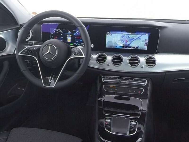 Mercedes-Benz E 300 T e Pano Navi Multibeam Kamera Totw. MBUX