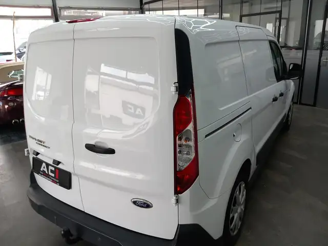 Ford Transit Connect view 11