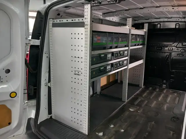Ford Transit Connect view 15