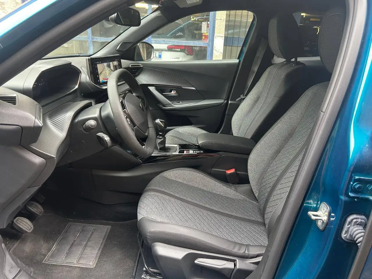 Peugeot 2008 II 1.2 puretech Allure 100cv 6m, миниатюра 10