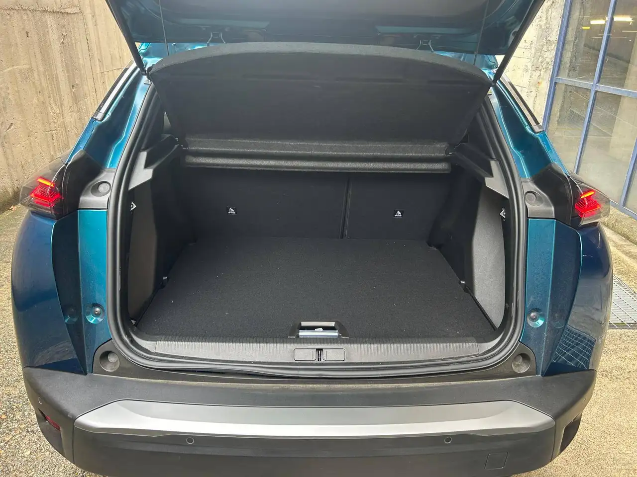 Peugeot 2008 II 1.2 puretech Allure 100cv 6m, миниатюра 7