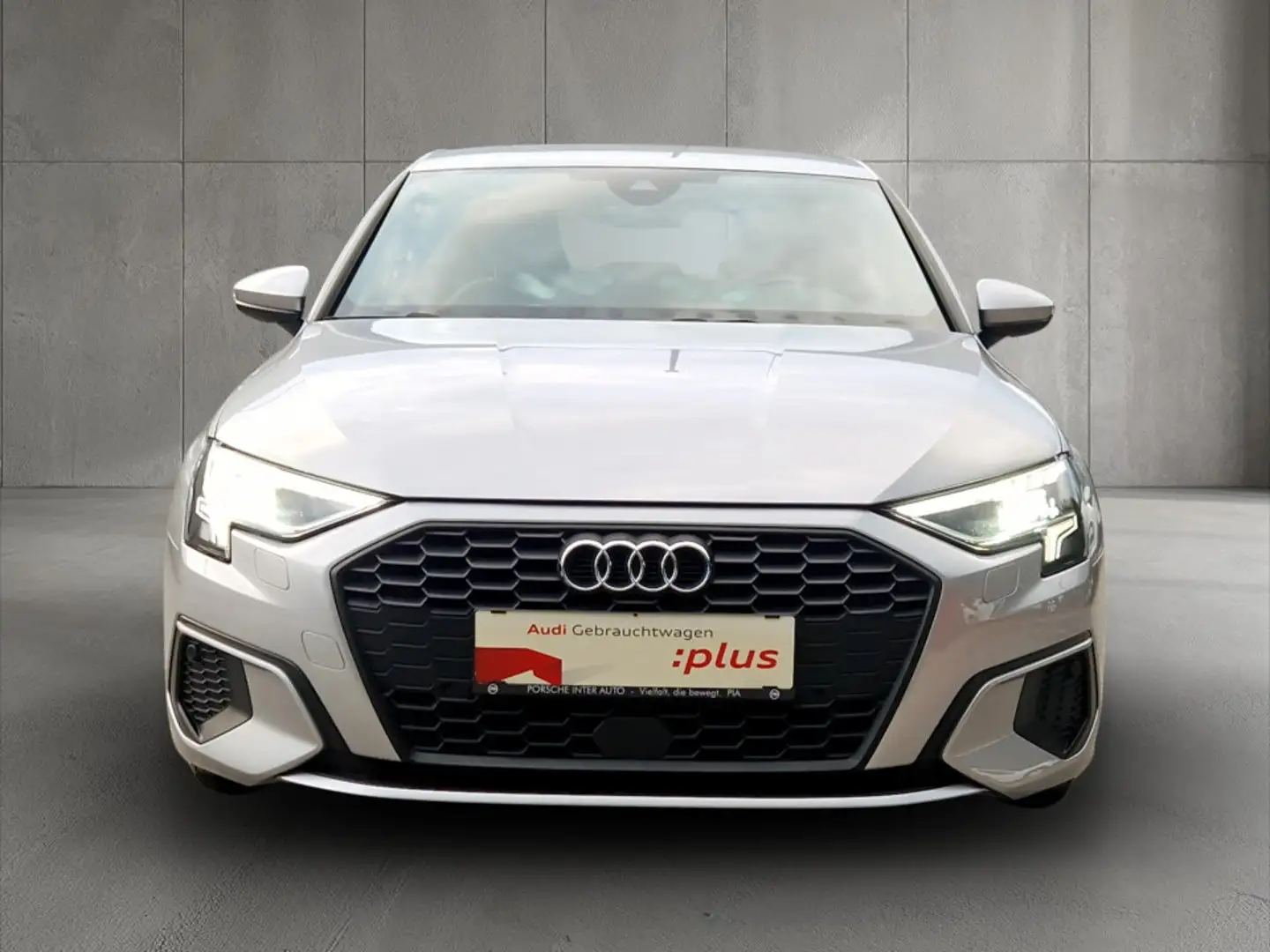 Audi A3 30 TFSI intense Silber - 2