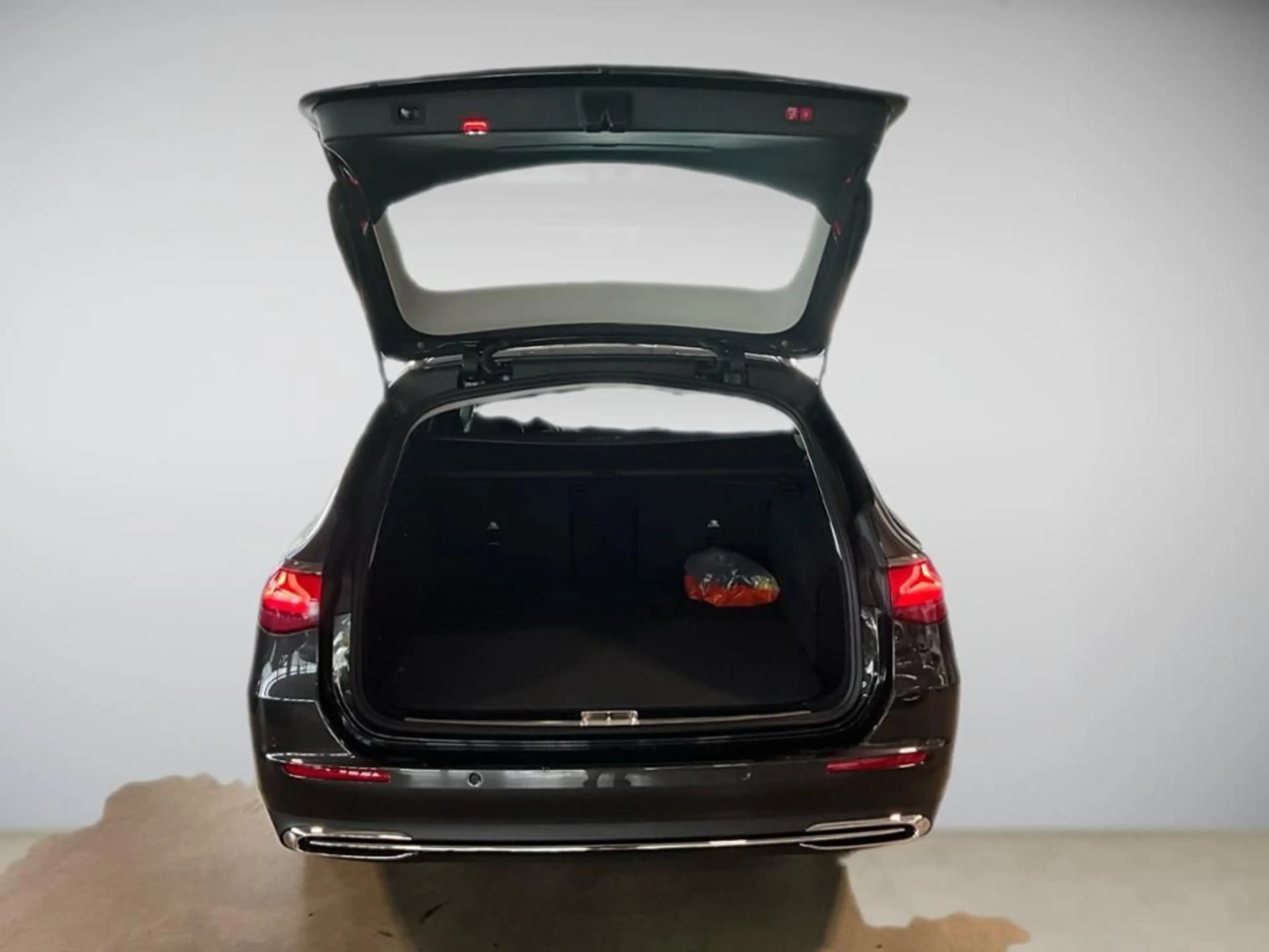 Mercedes-Benz E 200 d T Edition AVANTGARDE 360 ACC AHK AUT LED — photo 12