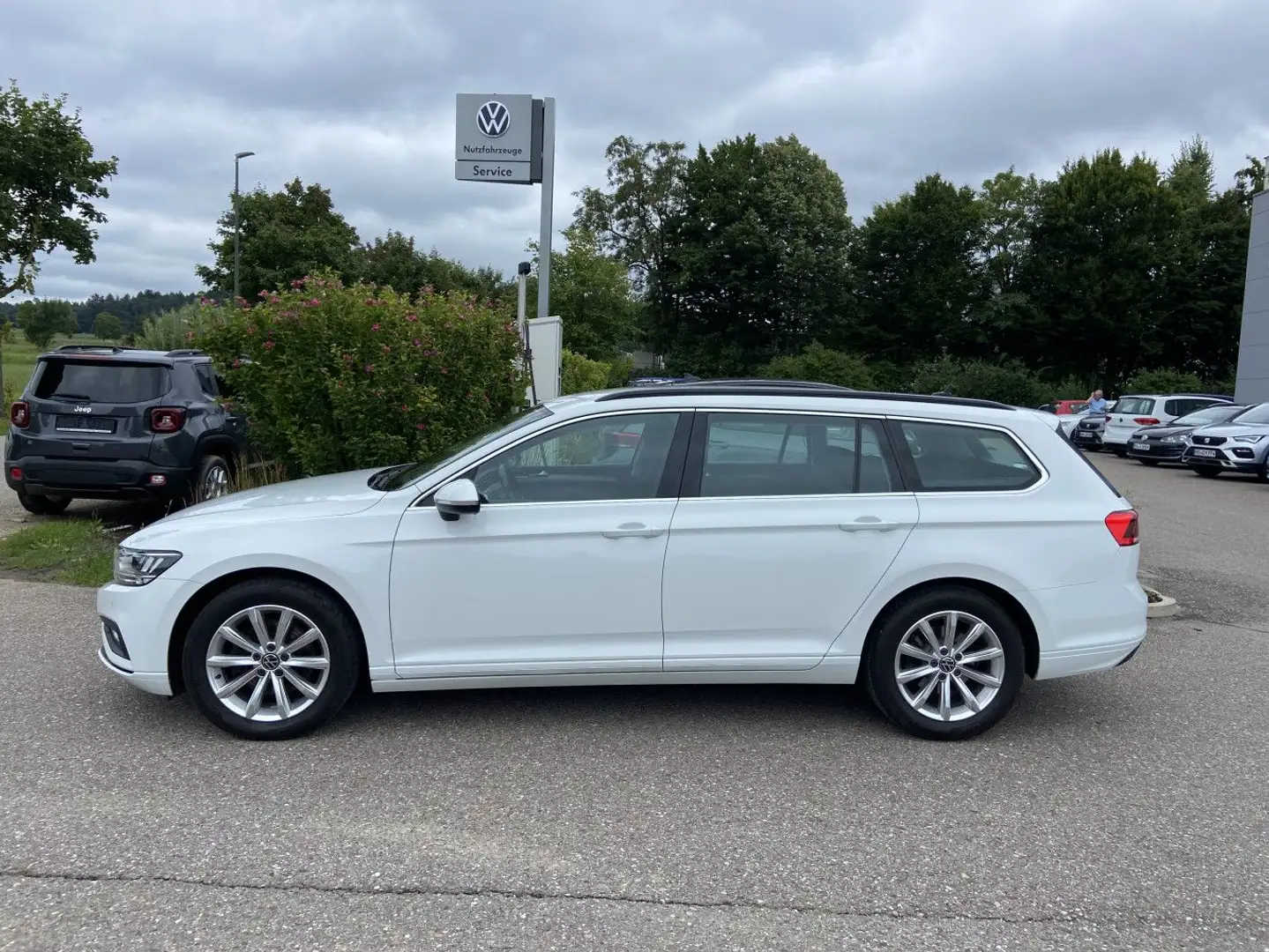 Volkswagen Passat Variant 2.0 TDI Business 17"+NAVI+LED+KAM Weiß - 2
