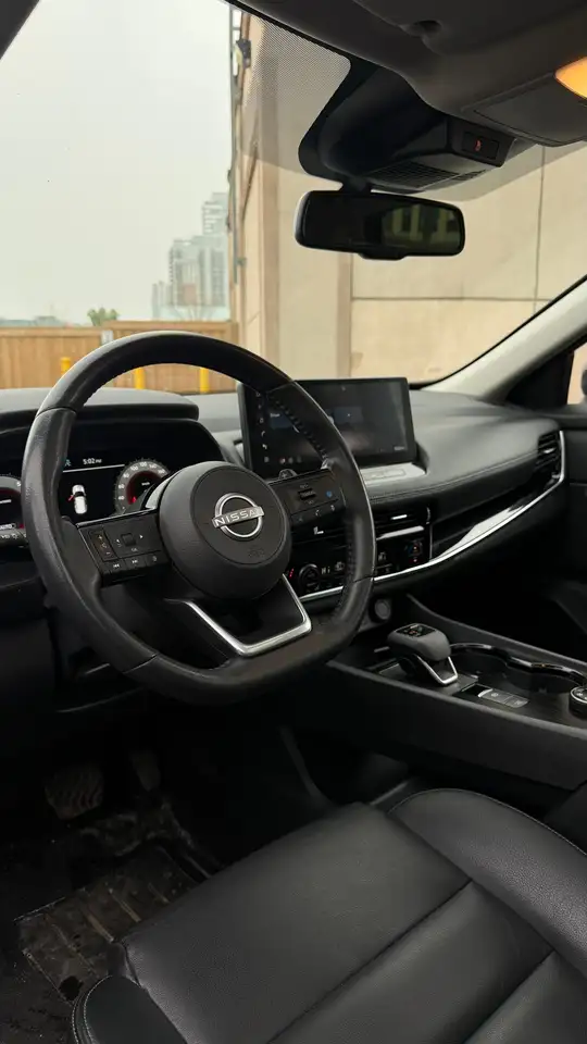 Nissan Rogue снимка Nissan Rogue