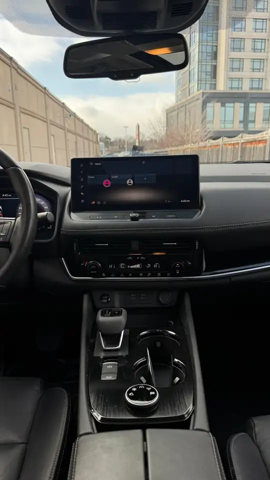 Nissan Rogue снимка Nissan Rogue