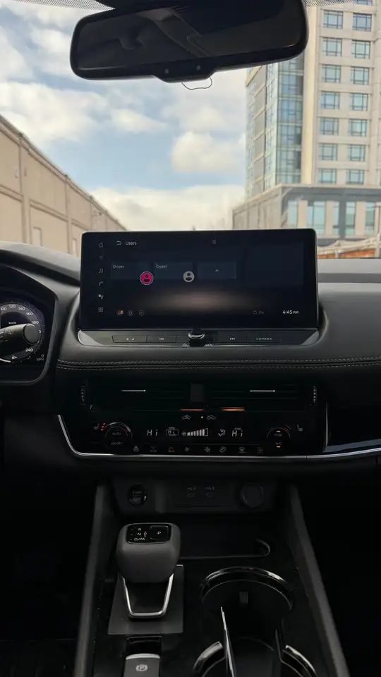 Nissan Rogue снимка Nissan Rogue