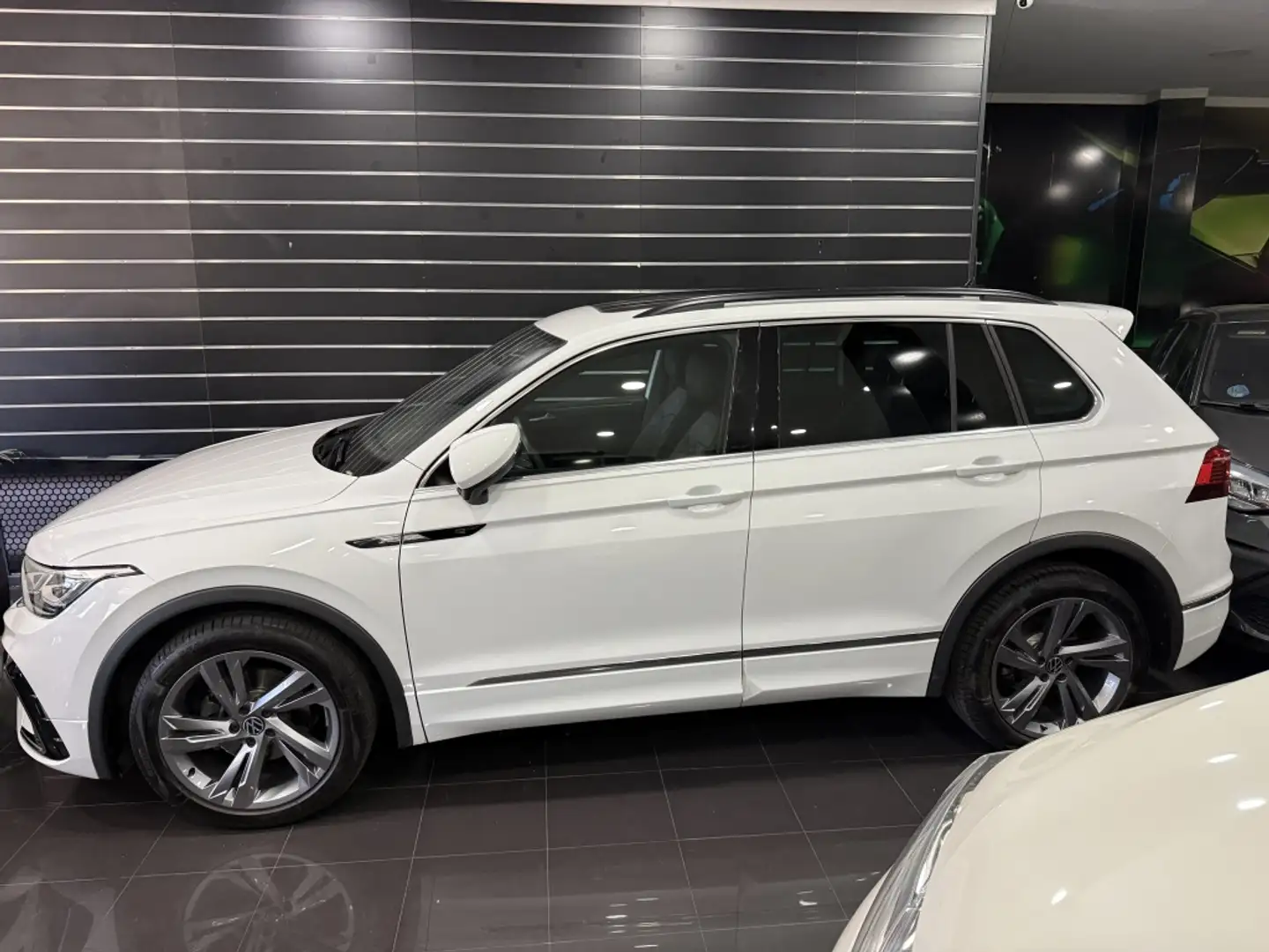 Volkswagen Tiguan 2.0TDI R-Line DSG 110kW Blanco - 1