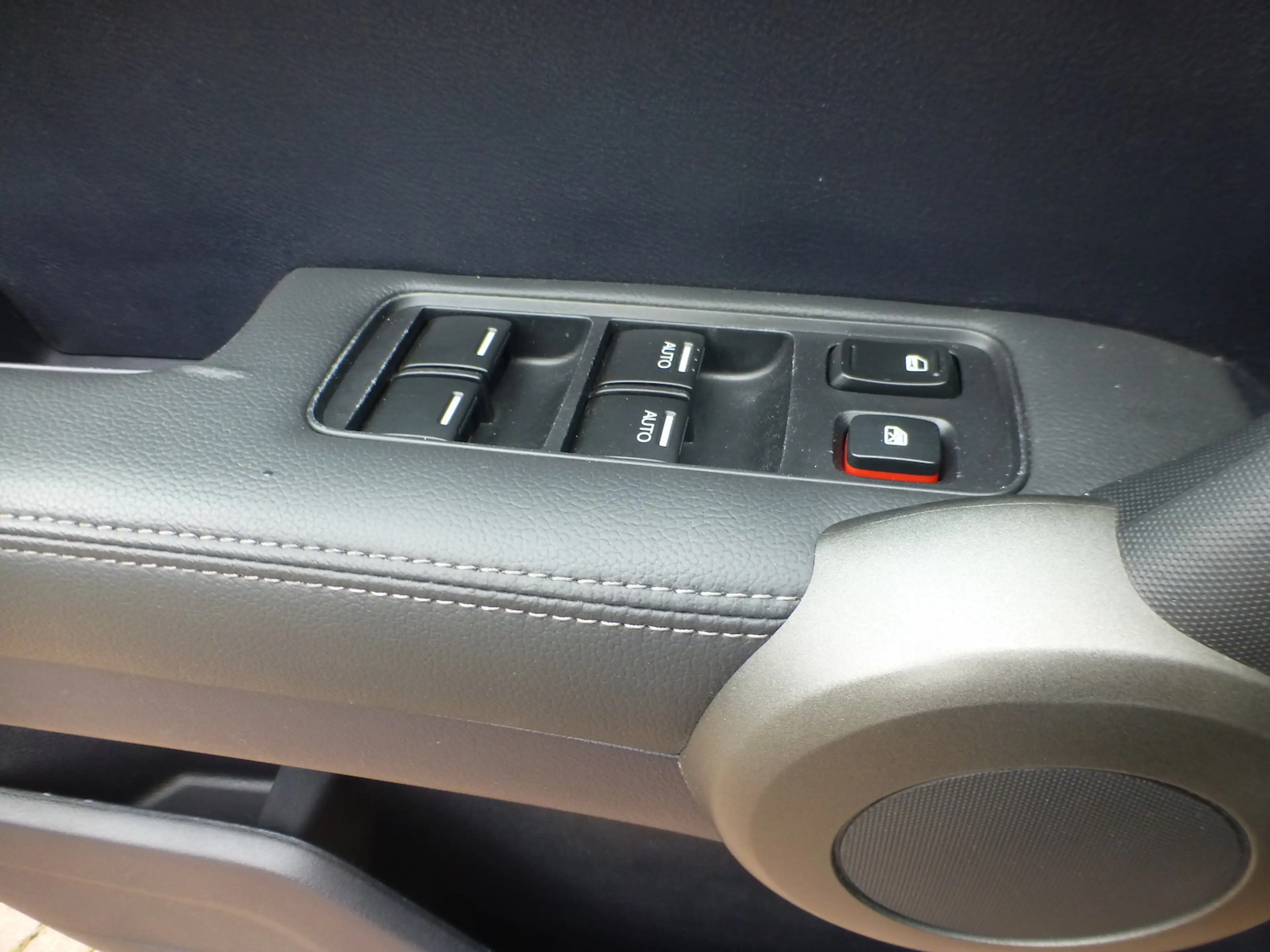 Honda CR-V 2,0i Elegance Allrad wenig km — photo 15