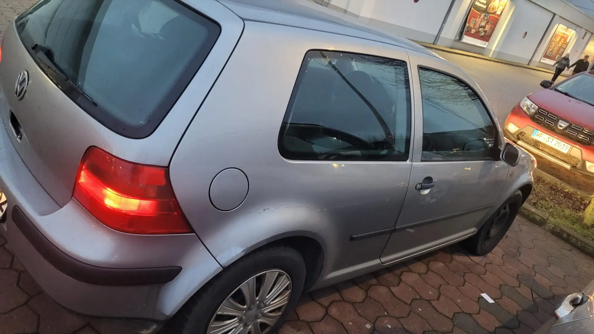 Volkswagen Golf 1.4 Special - 2