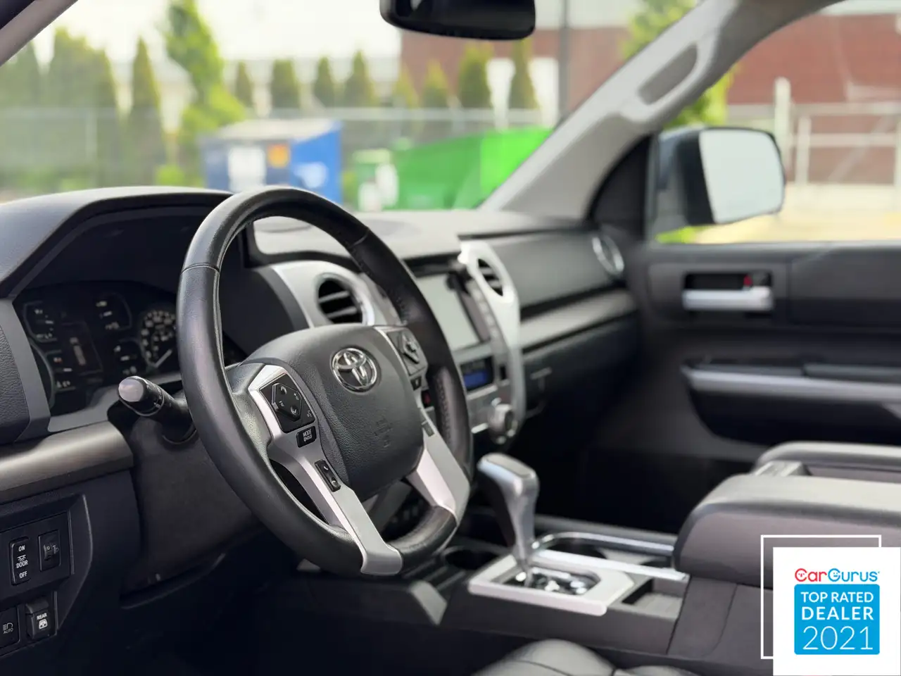 Toyota Tundra снимка Toyota Tundra