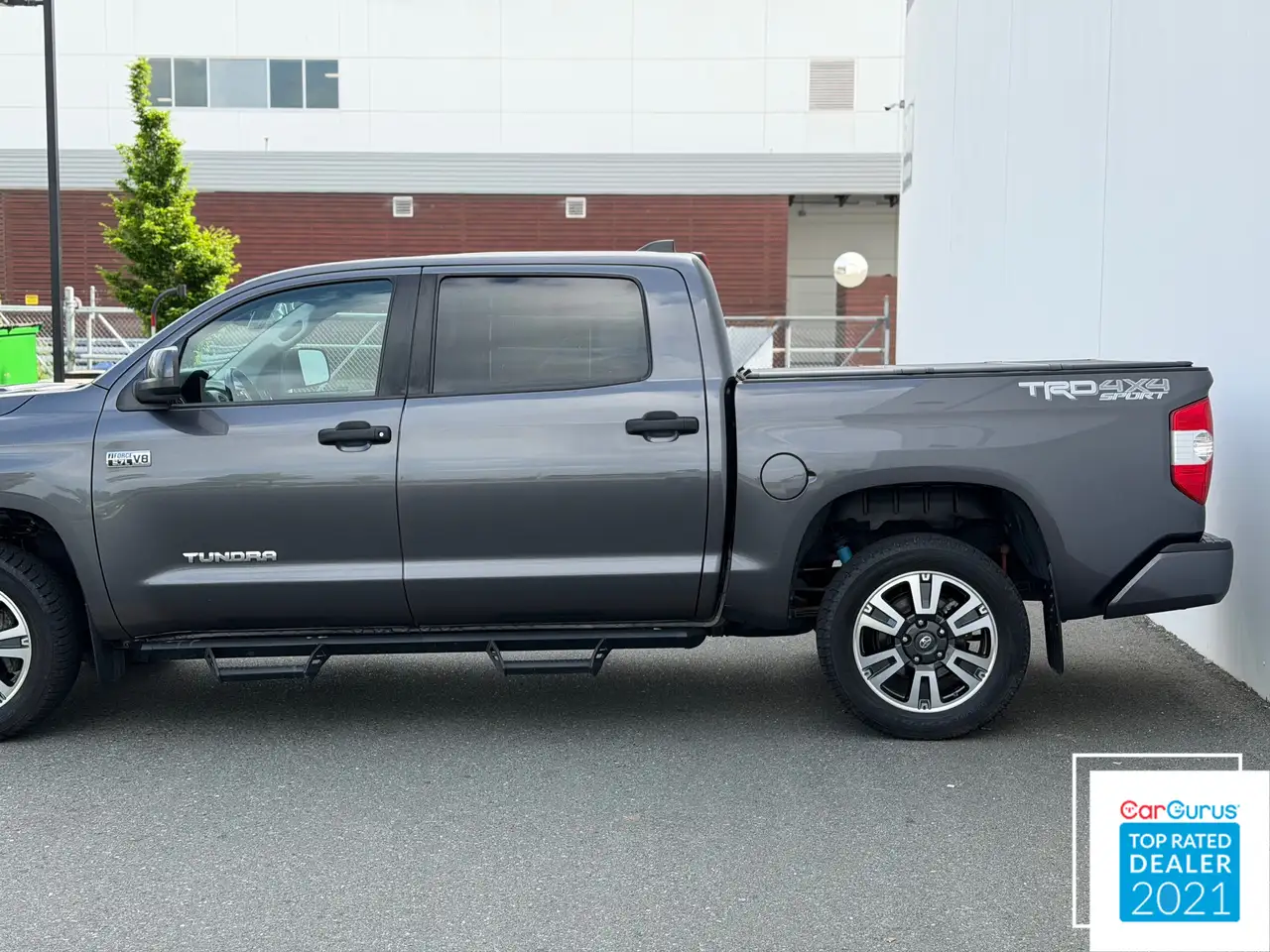 Toyota Tundra снимка Toyota Tundra