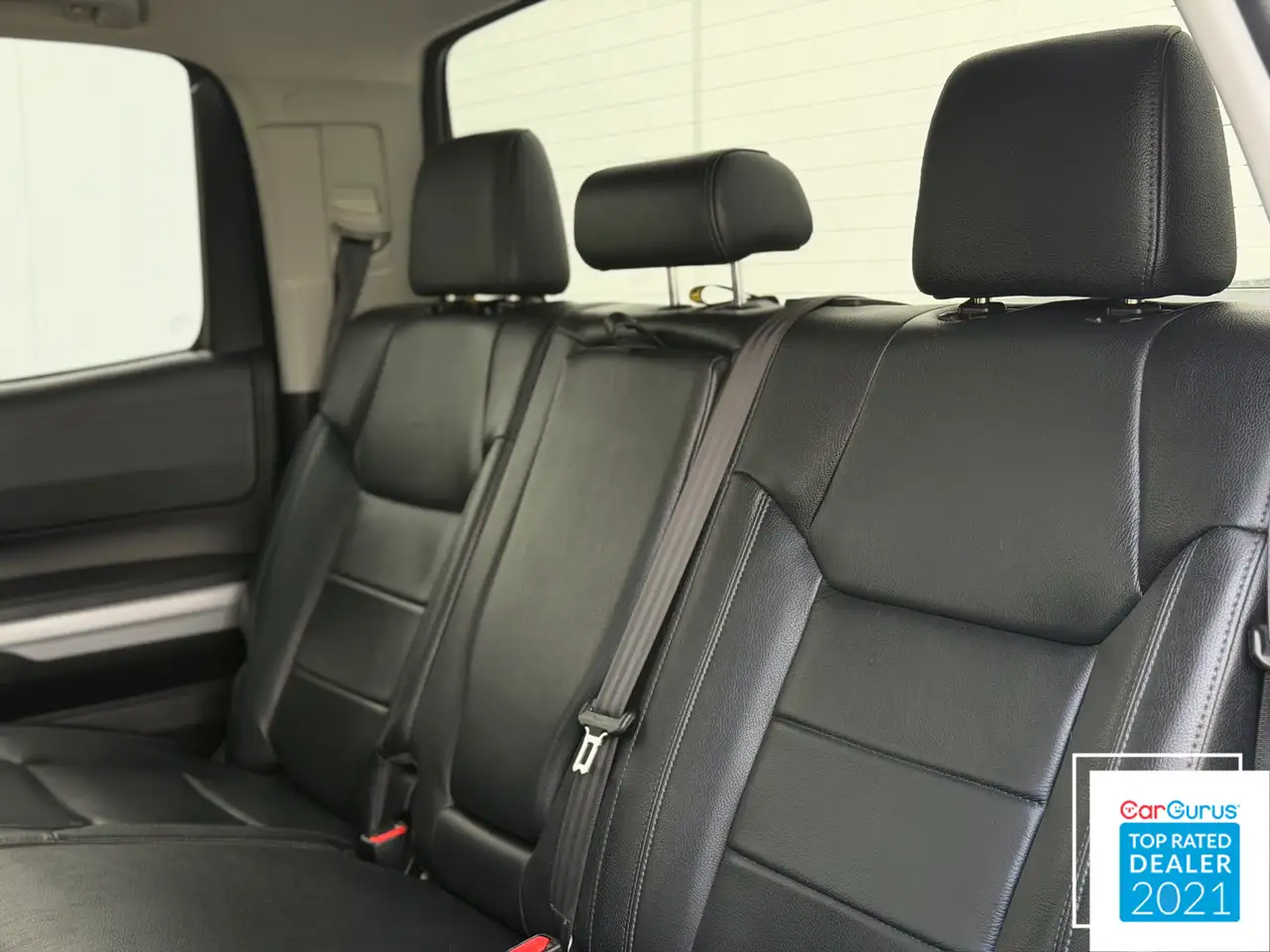 Toyota Tundra снимка Toyota Tundra