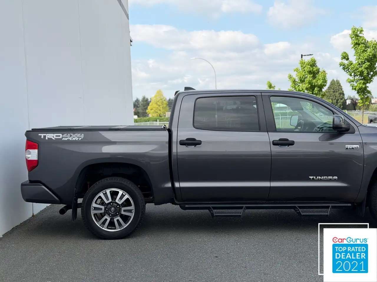Toyota Tundra снимка Toyota Tundra