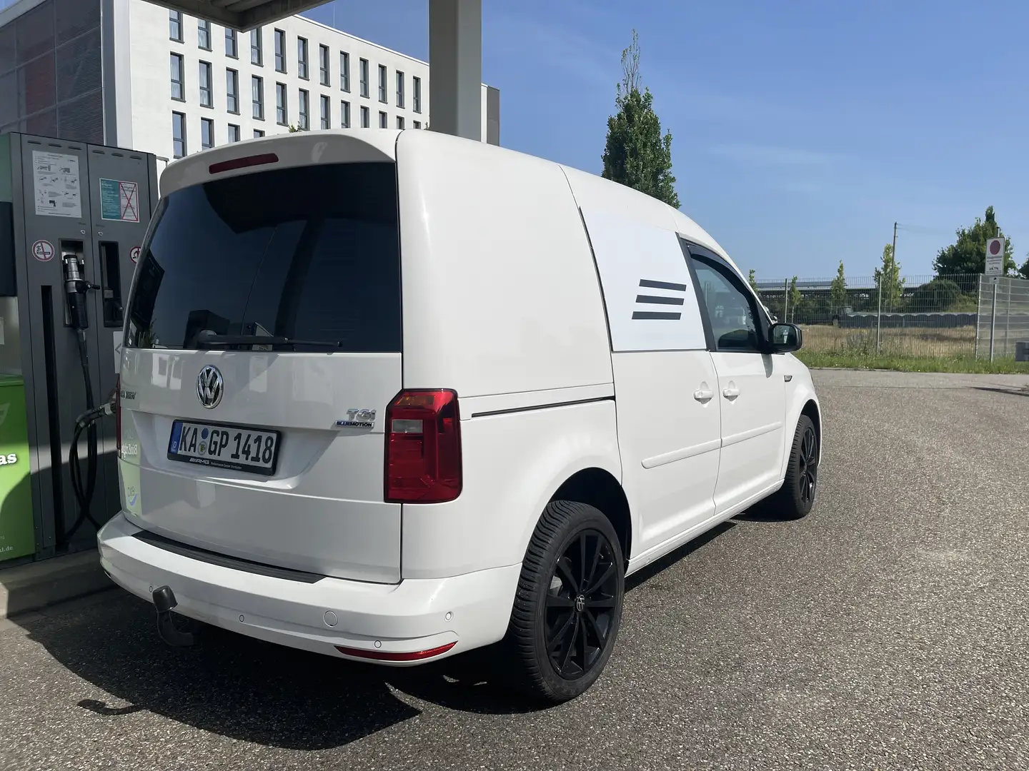 Volkswagen Caddy 2018, 56tkm1.4 BiFuel TGI EcoProfi, Klima,AHK, Top Weiß - 2