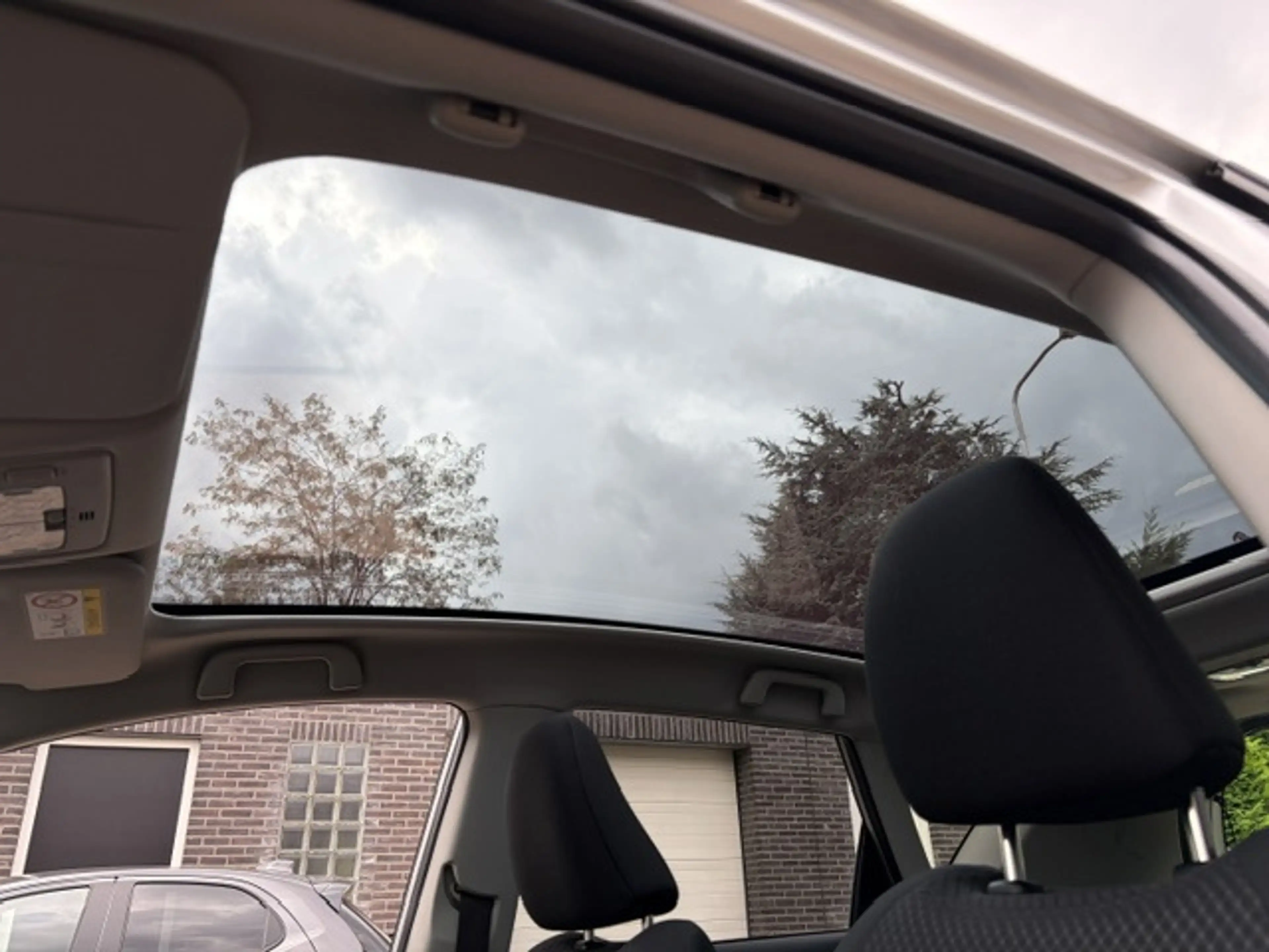 Toyota Verso-S 1.3 VVT-i Automaat met Navi, Trekhaak en Panoramad — photo 11