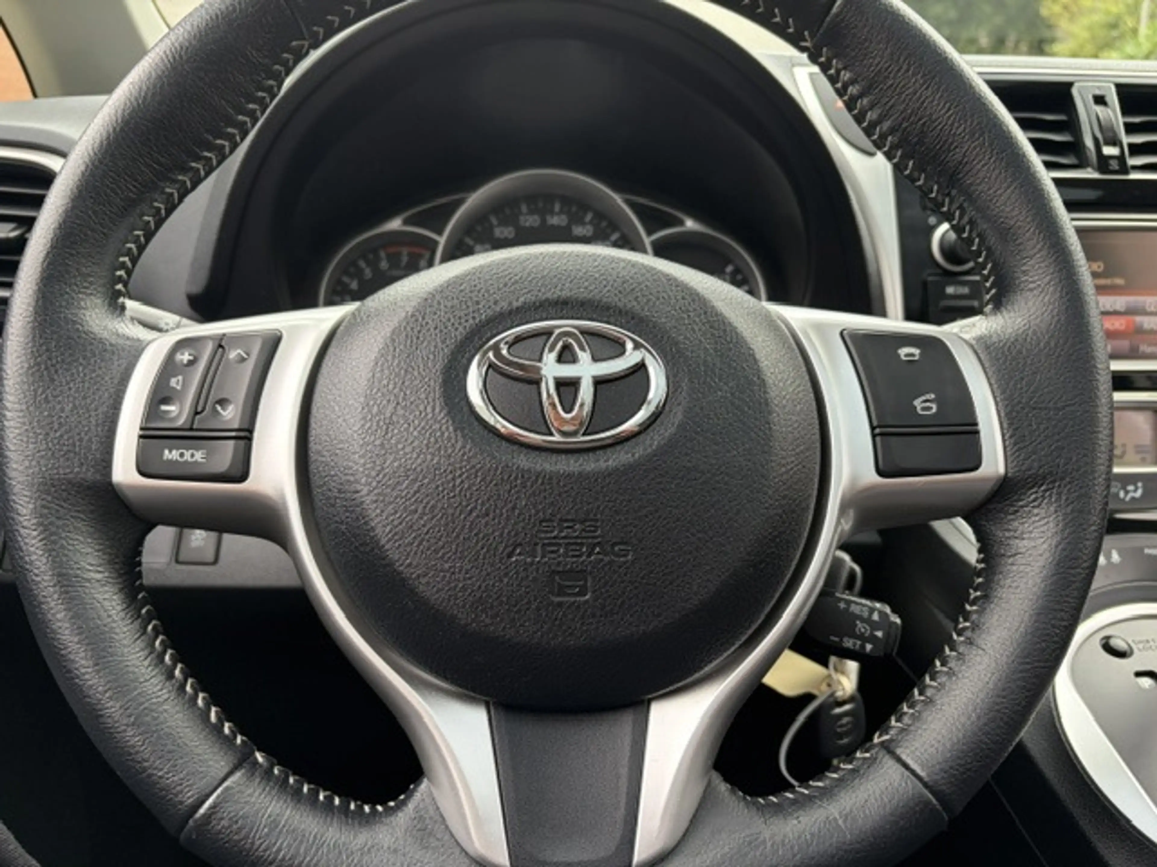 Toyota Verso-S 1.3 VVT-i Automaat met Navi, Trekhaak en Panoramad — photo 13