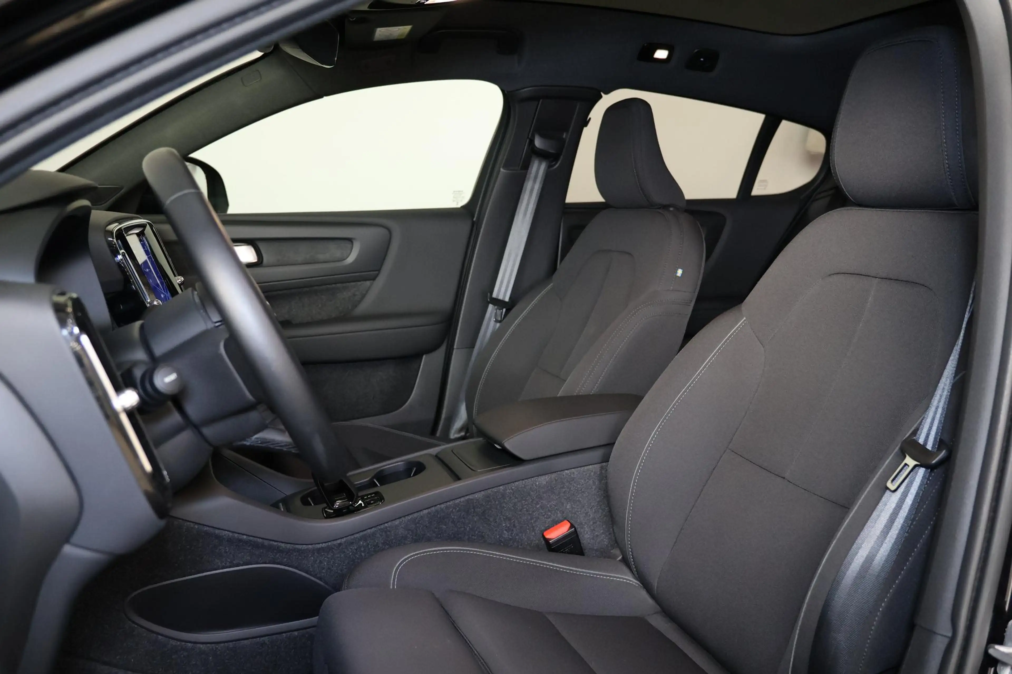 Volvo EC40 Extended Range Plus Black Ed. 82 kWh - Panoramadak — photo 15