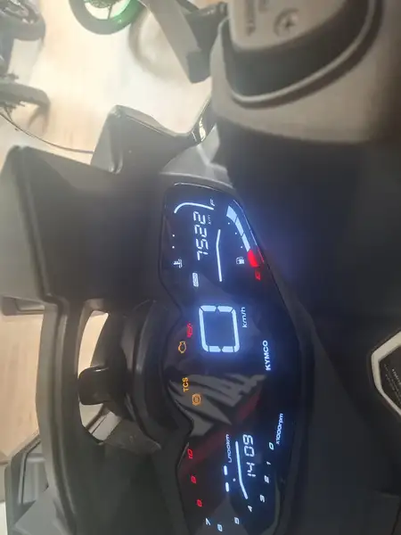 Kymco Xciting S 400i ABS - foto 4