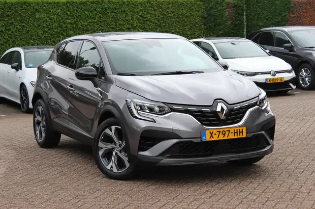 2023 Renault Captur in Grey for sale