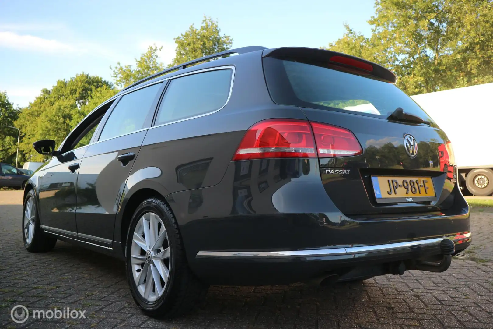 Volkswagen Passat Variant 1.6 TDI Comfortline BlueMotion Grijs - 2