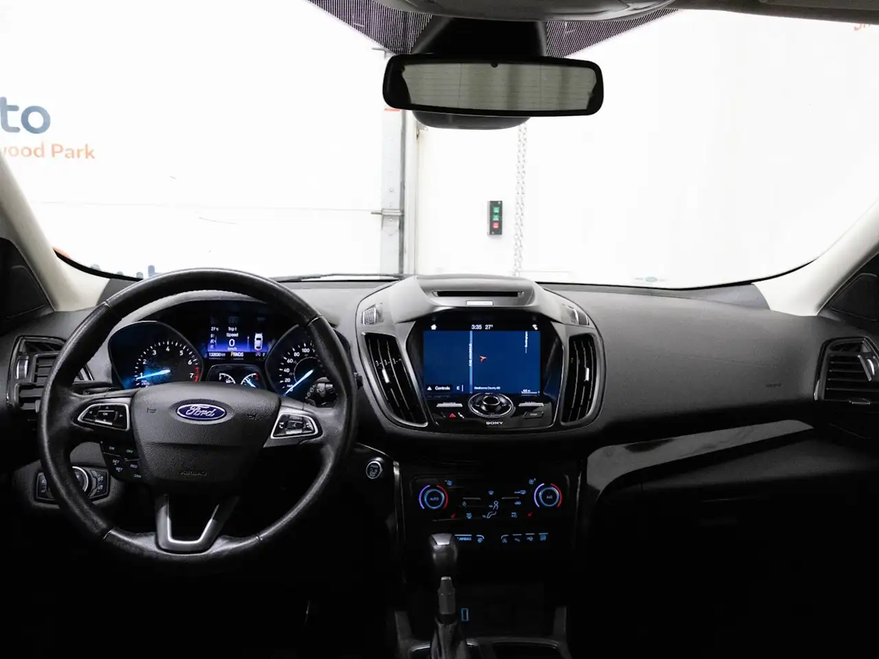 Ford Escape снимка Ford Escape
