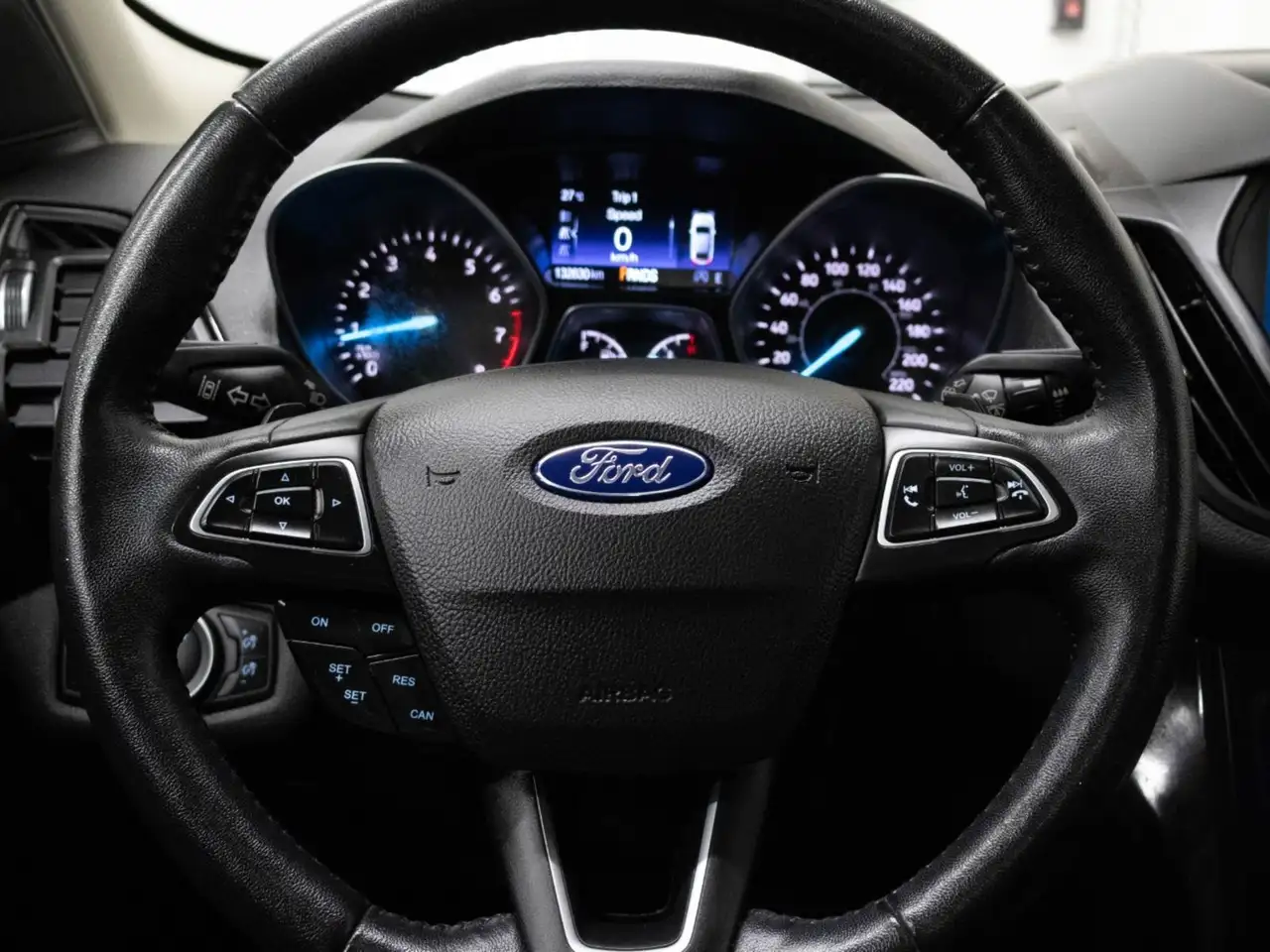 Ford Escape снимка Ford Escape