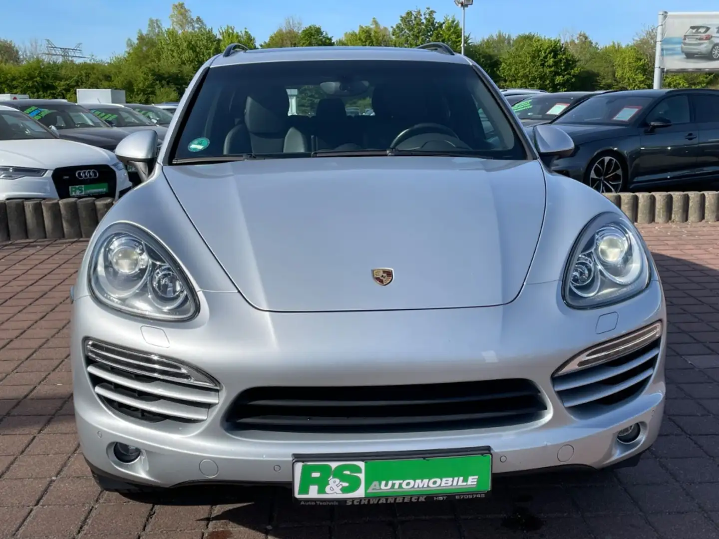 Porsche Cayenne 3.0 Diesel Luft.Panorama Silber - 2