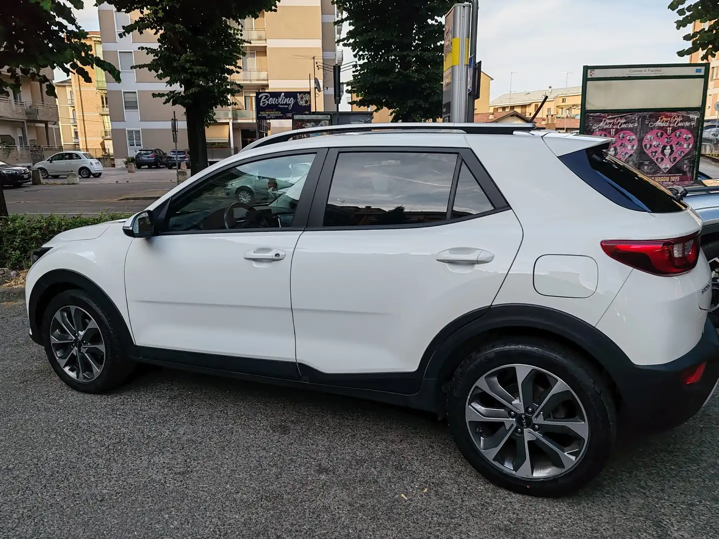 Kia Stonic 1.0 T-GDi GPL DCT Style Weiß - 1